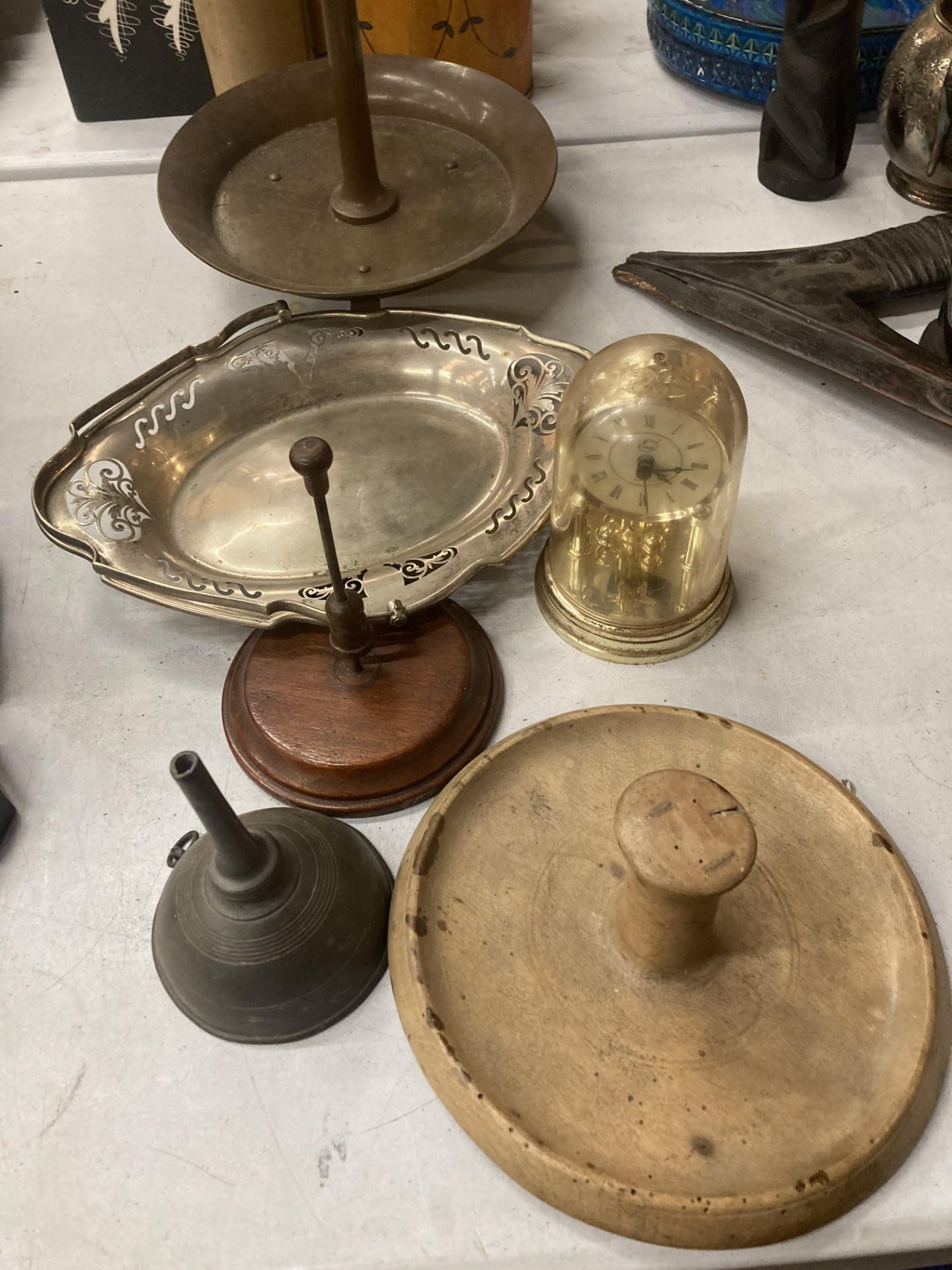 A LARGE COPPER FOOTED CANDLESTICK ON A WIDE BASE HEIGHT 78CM, DIAMETER OF BASE 25CM, A SYCAMORE