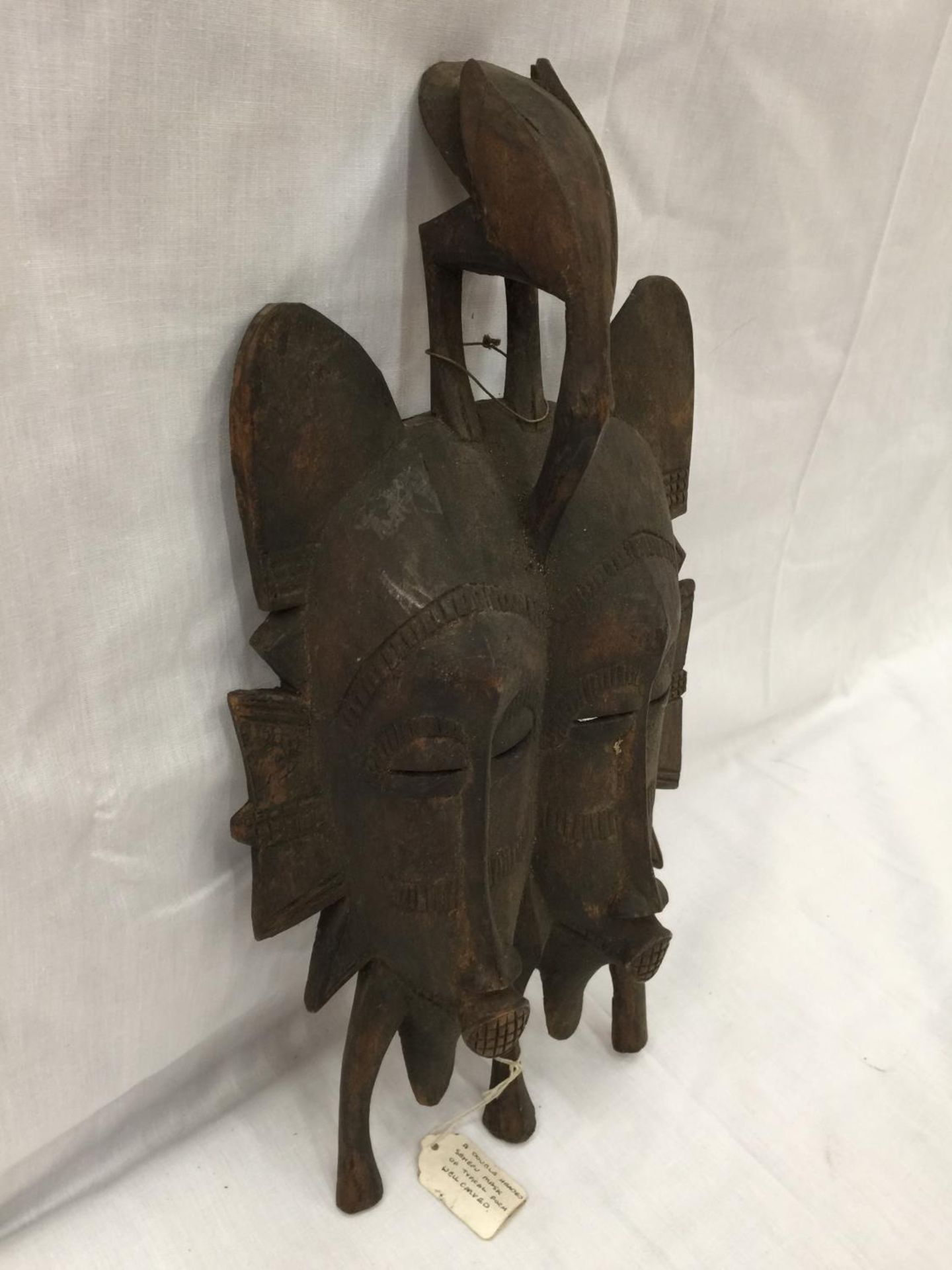 A DOUBLE HEADED WALL HANGING SENEFU MASK OF TYPICAL FORM HEIGHT 40CM, WIDTH 22CM - Image 3 of 5