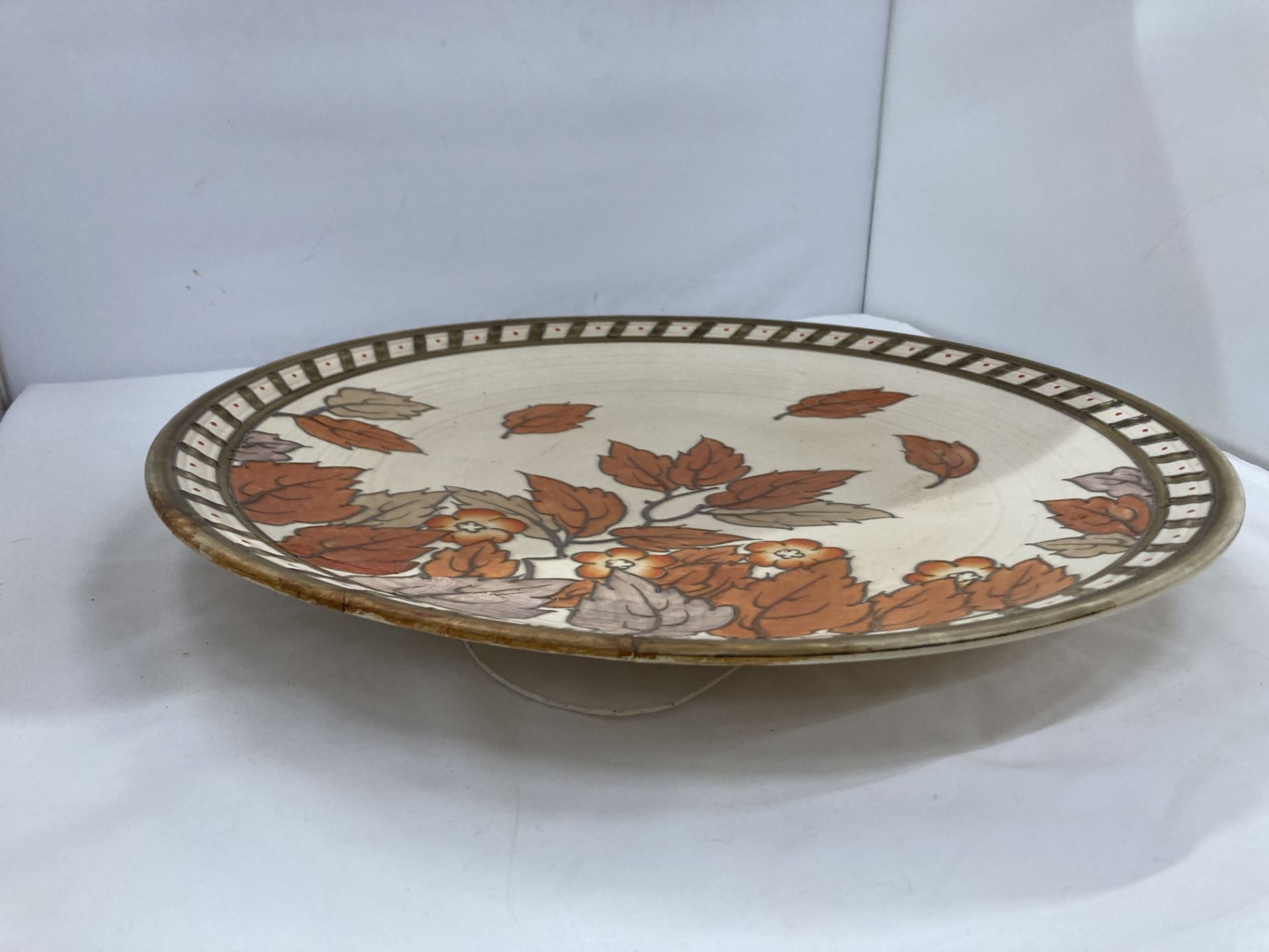 A LARGE CHARLOTTE RHEAD DECORATED CHARGER DIAMETER 43.5CM - Image 8 of 18