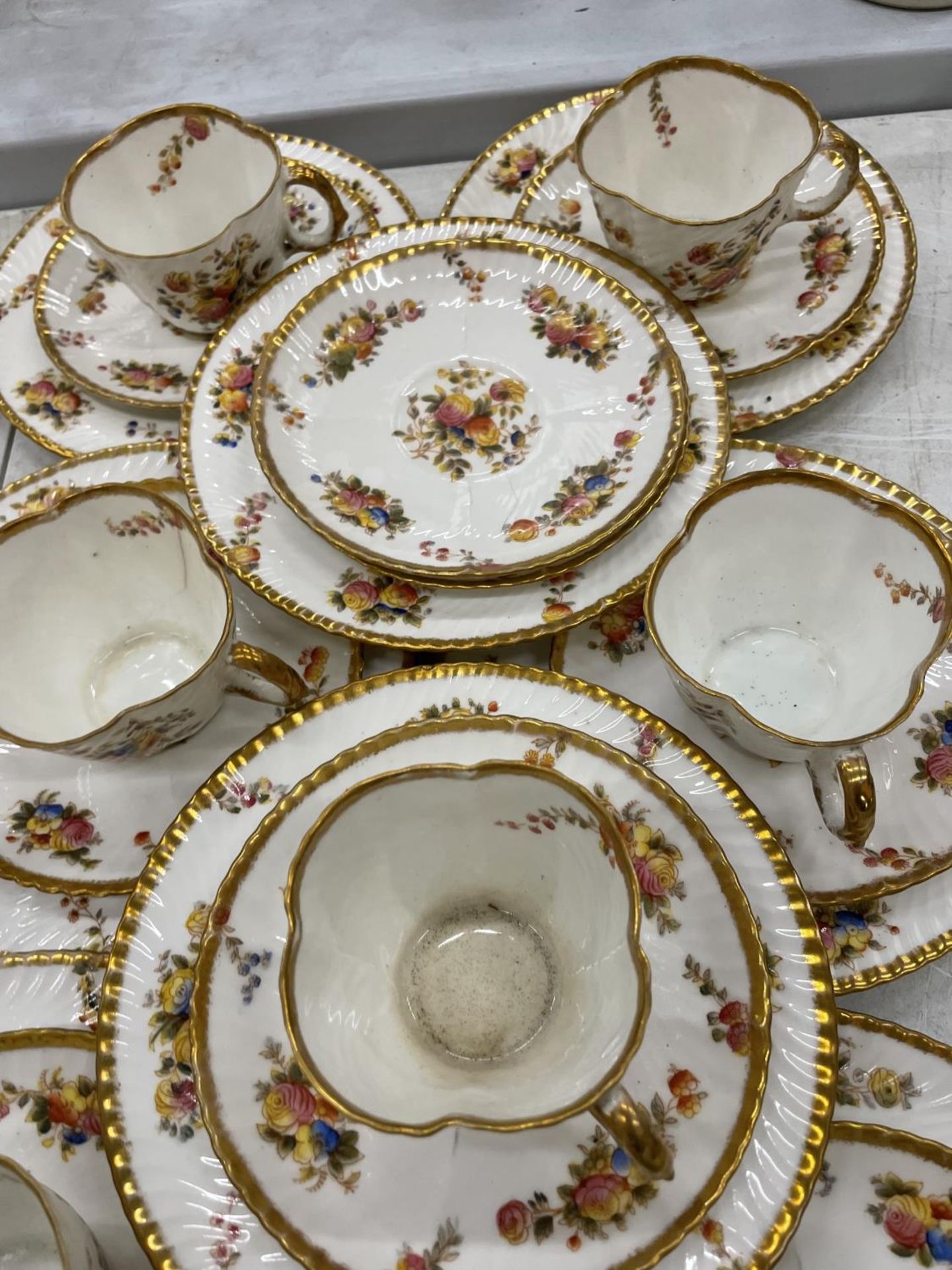 A COLLECTION OF CIRCA LATE 1800'S/EARLY 19TH CENTURY CHINA CUPS, SAUCERS AND PLATES DECORATED WITH - Image 6 of 6