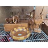 VARIOUS TREEN ITEMS TO INCLUDE BOWL, BOX, ELEPHANTS, GIRAFFE ETC