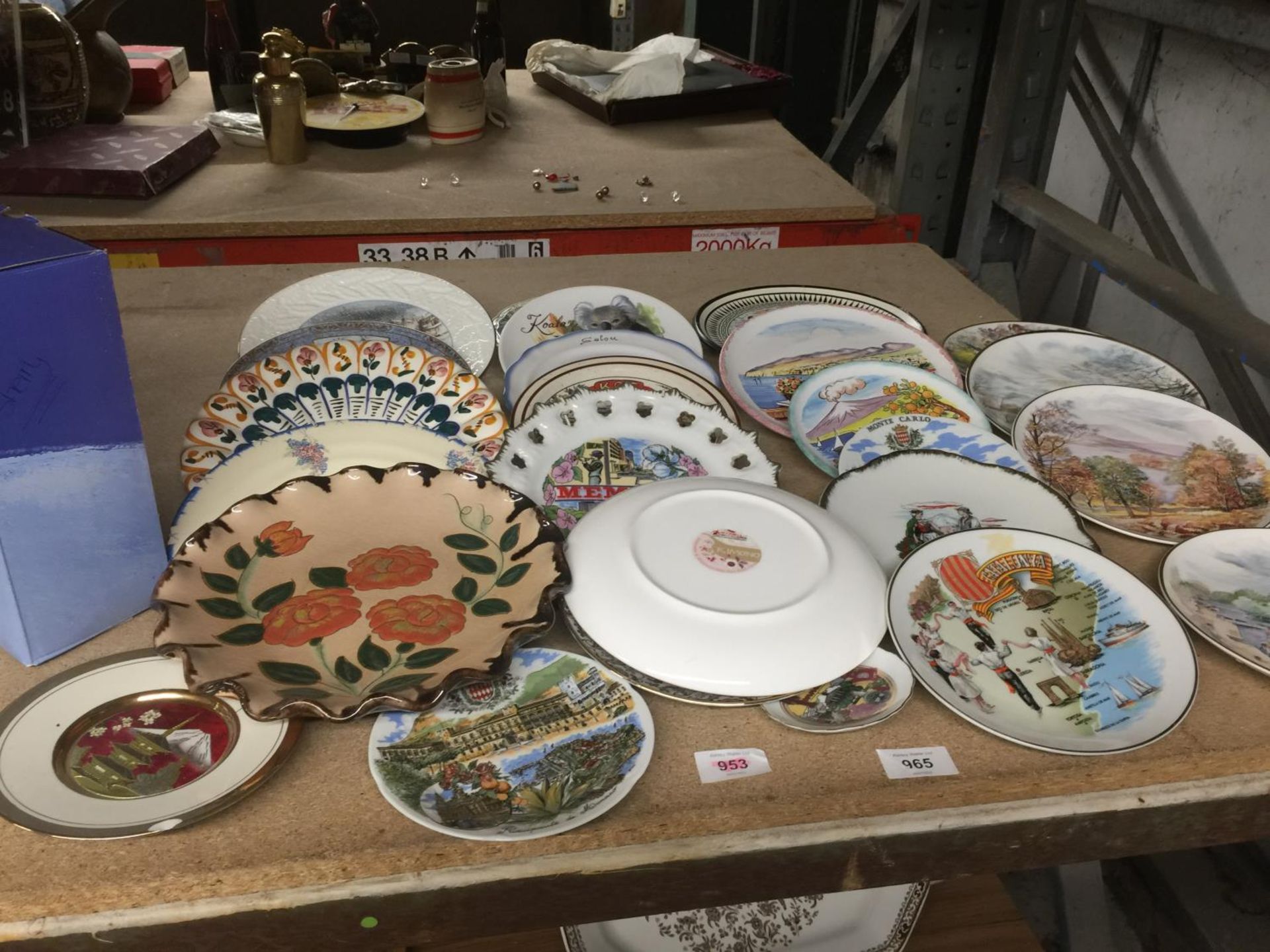 A LARGE QUANTITY OF CABINET PLATES TO INCLUDE SOUVENIR PLATES, ETC - Image 2 of 6