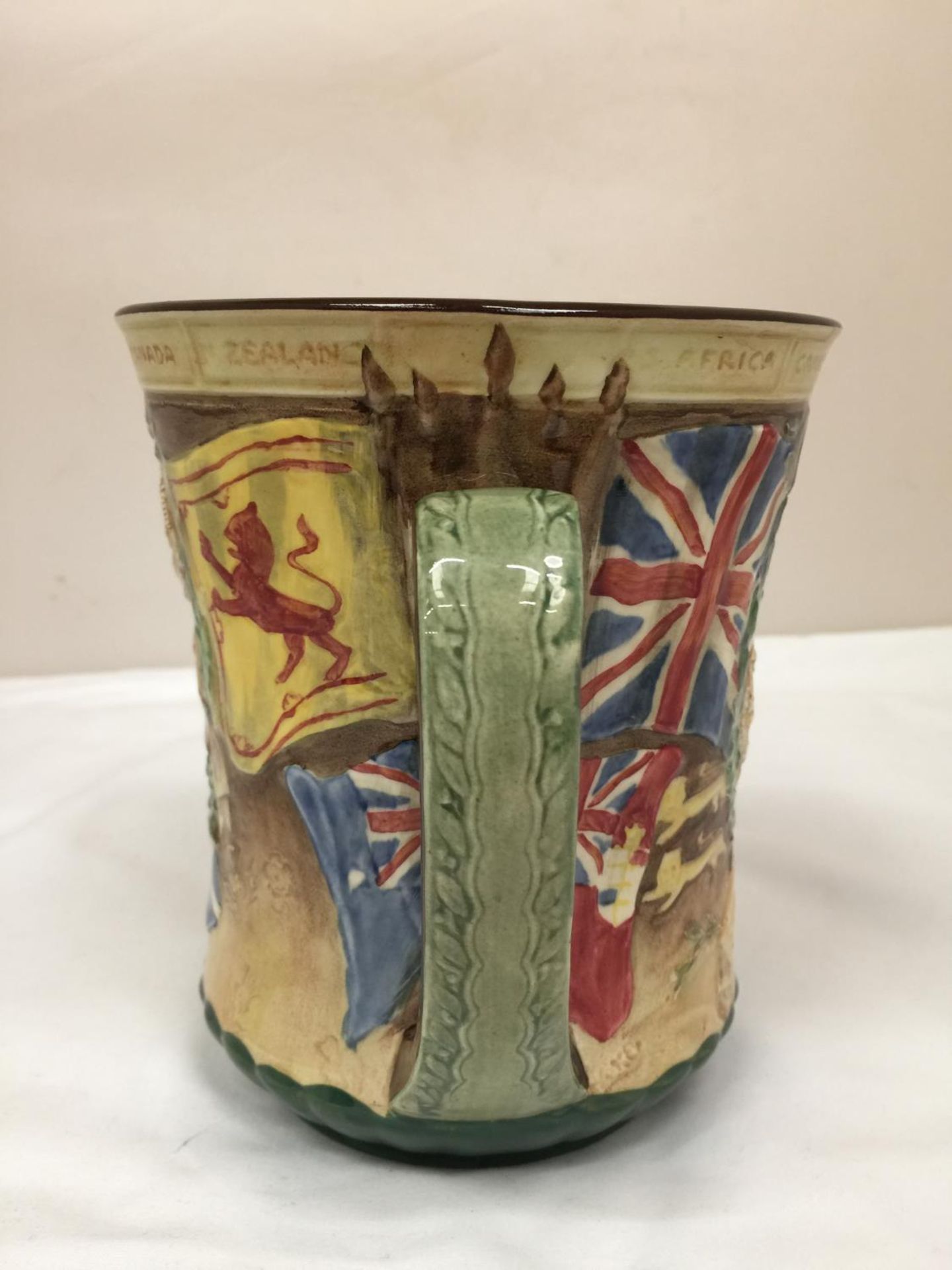 A ROYAL DOULTON TWO HANDLED LOVING CUP - TO COMMEMORATE THE CORONATION OF GEORGE V1 AND - Image 2 of 7