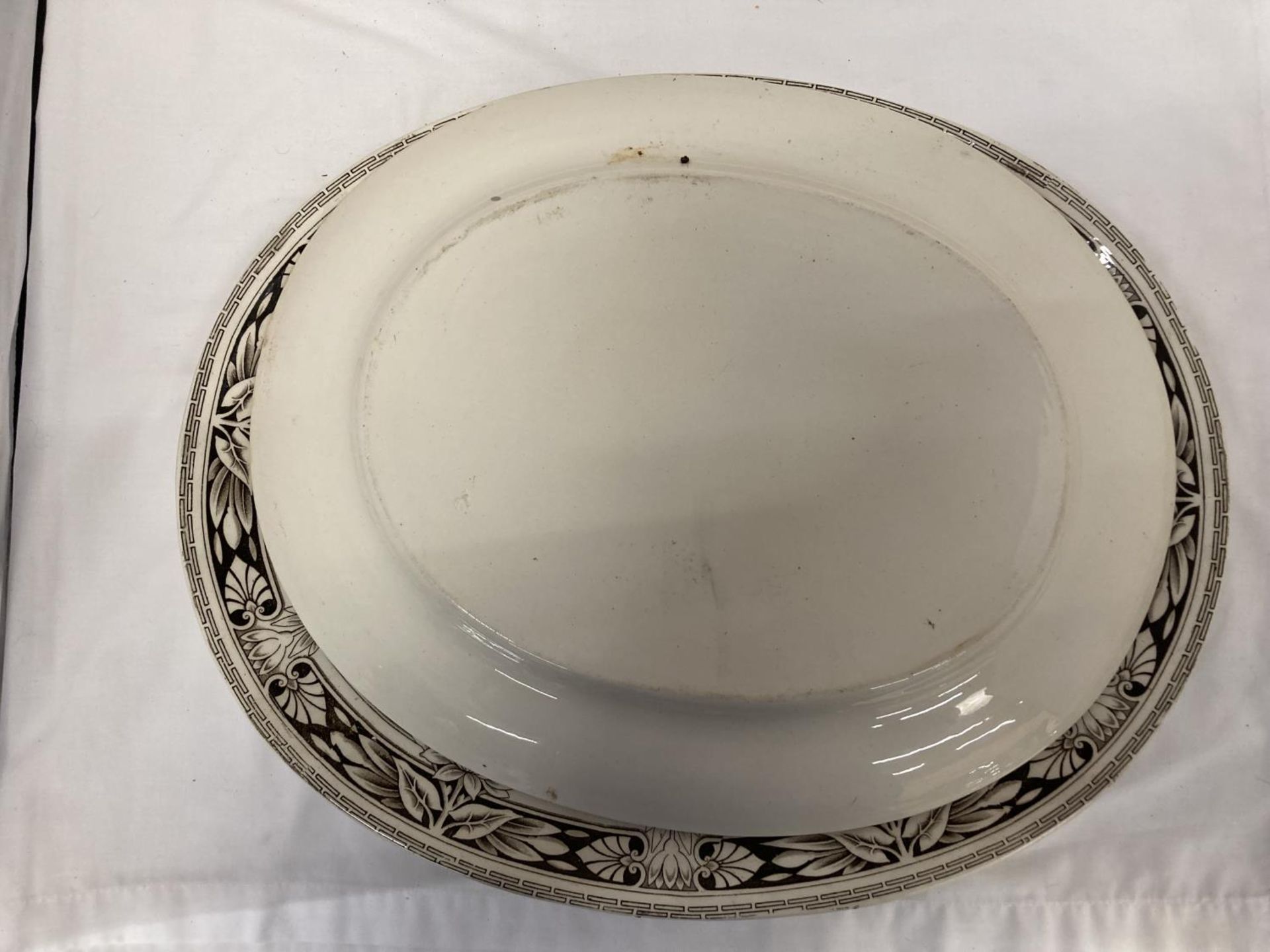 TWO OVAL VICTORIAN PLATTERS DIAMETERS 44.5CM AND 39.5CM - Image 10 of 10