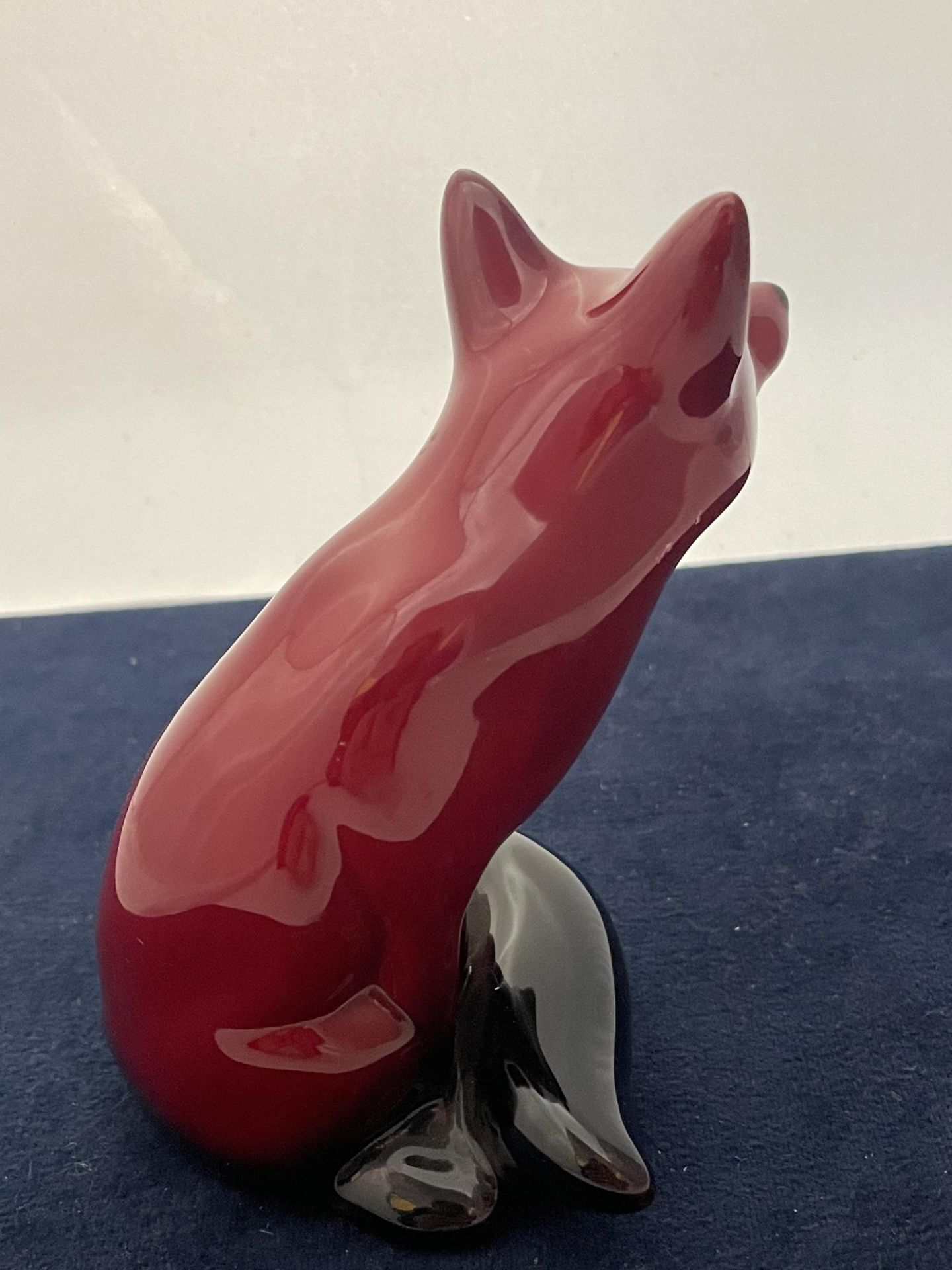 A ROYAL DOULTON FLAMBE FOX - 11.5 CM - Image 3 of 4