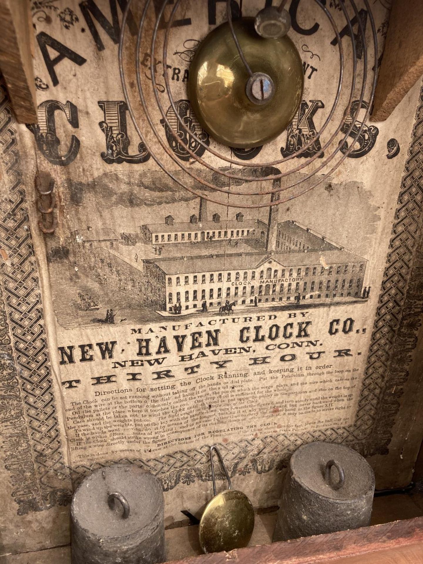 A THIRTY HOUR WALL CLOCK MANUFACTURED BY THE NEWHAVEN CLOCK CO - Image 4 of 6