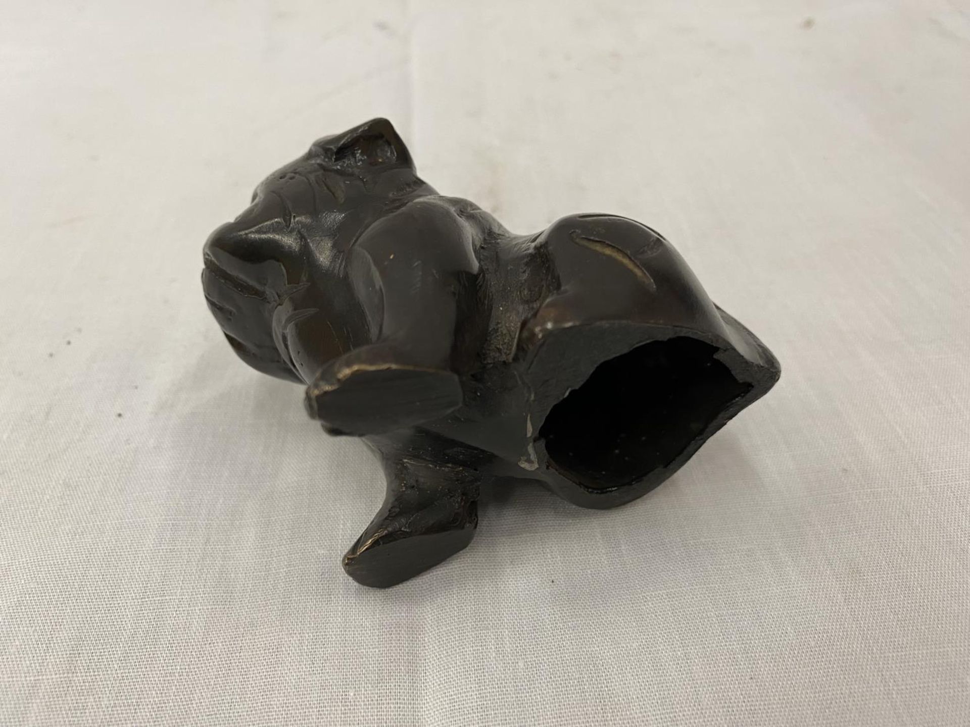 A PAIR OF BRONZE BULLDOGS, ONE SITTING AND ONE LAYING DOWN, HEIGHT 7CM AND 4CM - Image 22 of 22