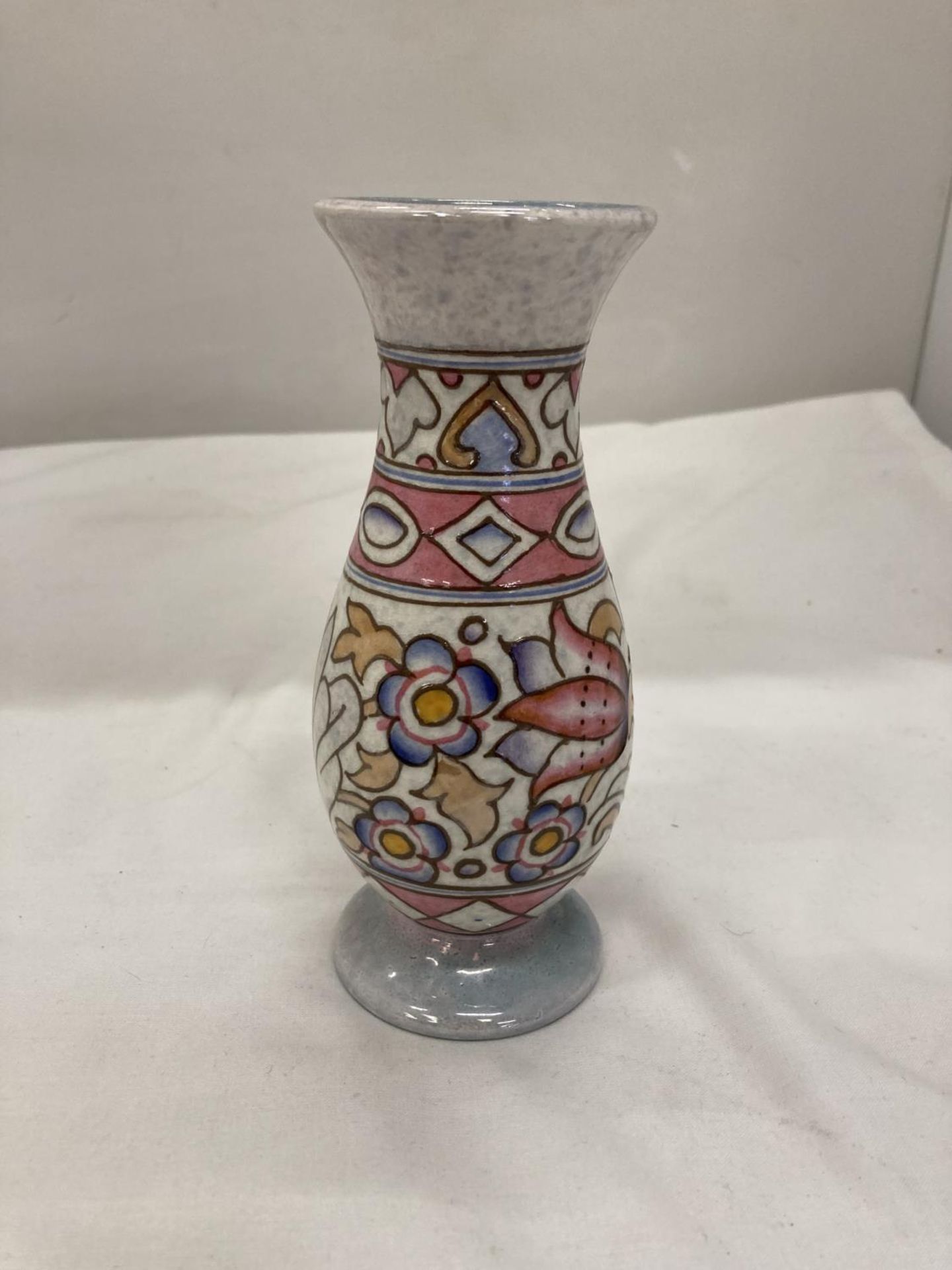 A CHARLOTTE RHEAD BUD VASE HEIGHT 15.5CM