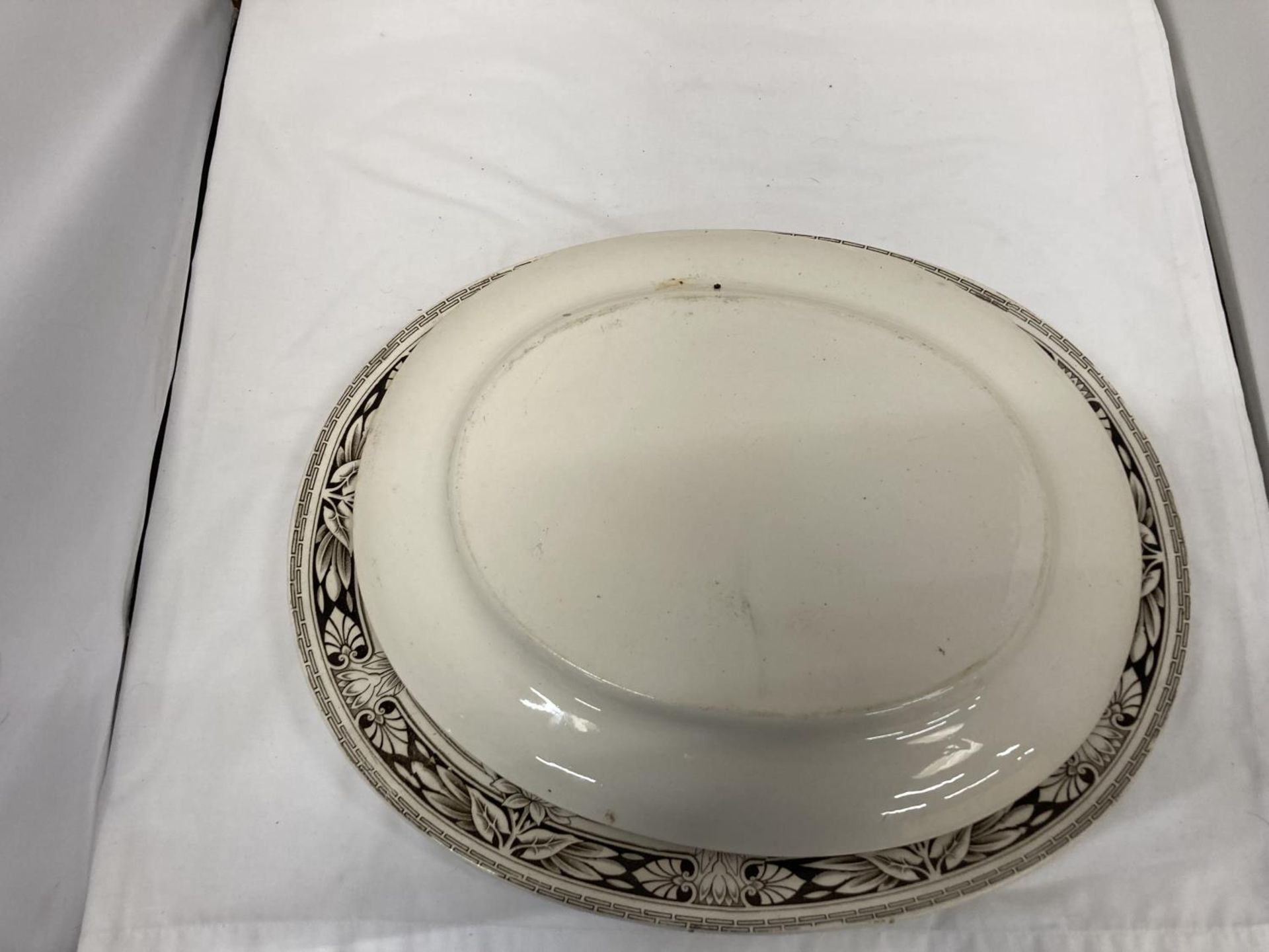TWO OVAL VICTORIAN PLATTERS DIAMETERS 44.5CM AND 39.5CM - Image 9 of 10