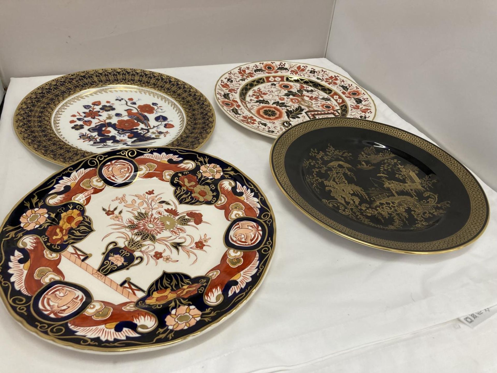 FOUR CABINET PLATES TO INCLUDE A MASON'S 'FRANKLIN', MASON'S 'IMPERIAL', AYNSLEY AND SPODE - Image 8 of 11