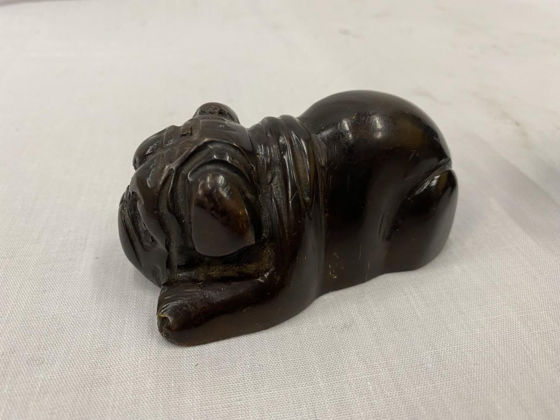 A PAIR OF BRONZE BULLDOGS, ONE SITTING AND ONE LAYING DOWN, HEIGHT 7CM AND 4CM - Image 6 of 22