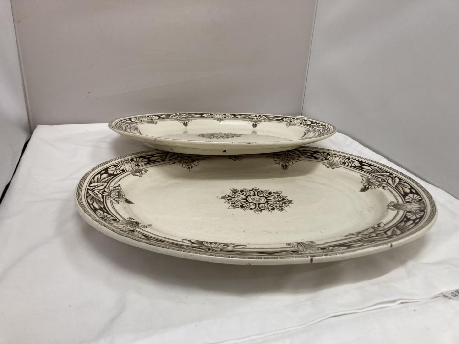 TWO OVAL VICTORIAN PLATTERS DIAMETERS 44.5CM AND 39.5CM - Image 4 of 10