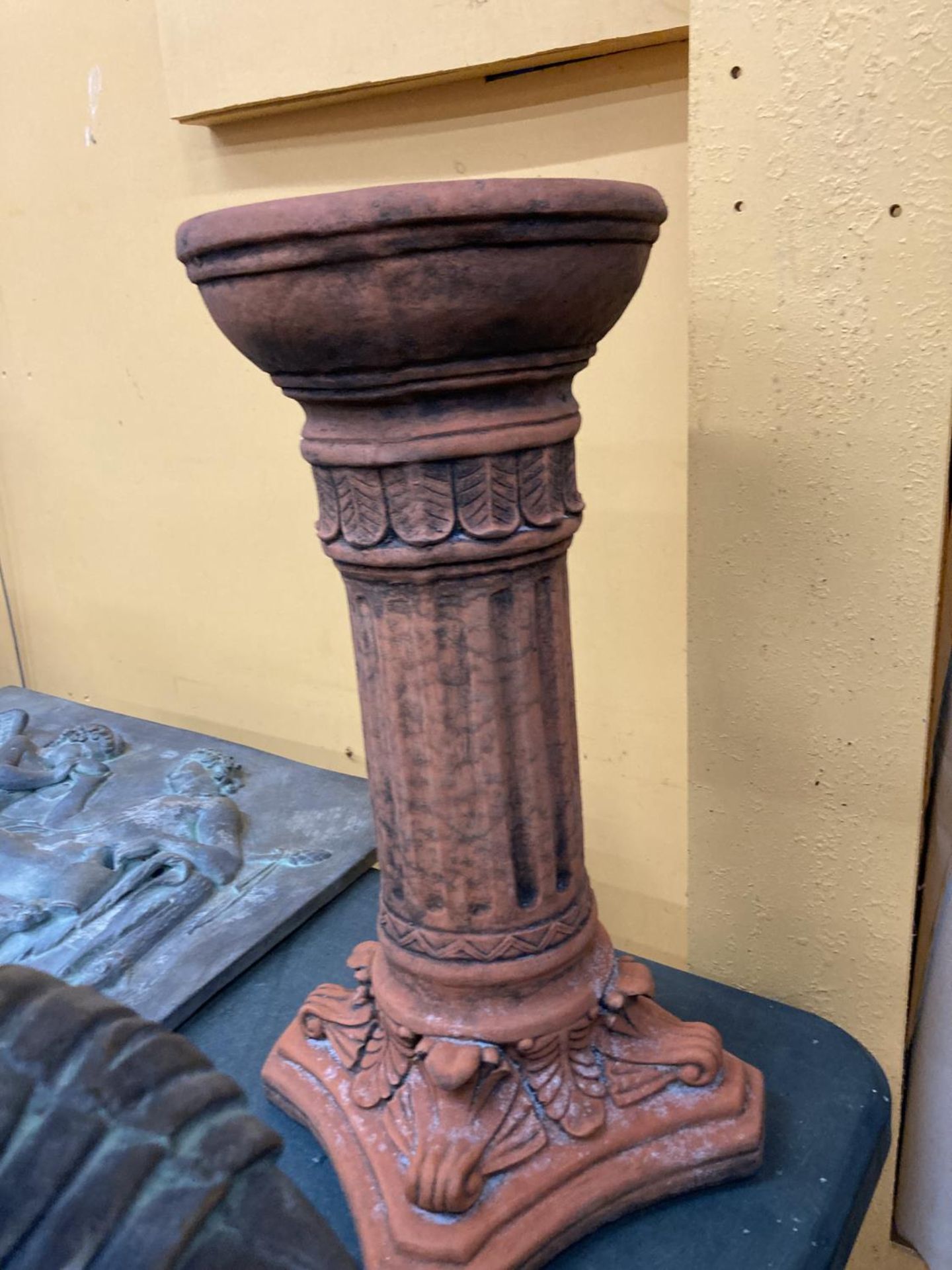 A TERRACOTTA STONE PEDESTAL HEIGHT 56CM - Image 3 of 9