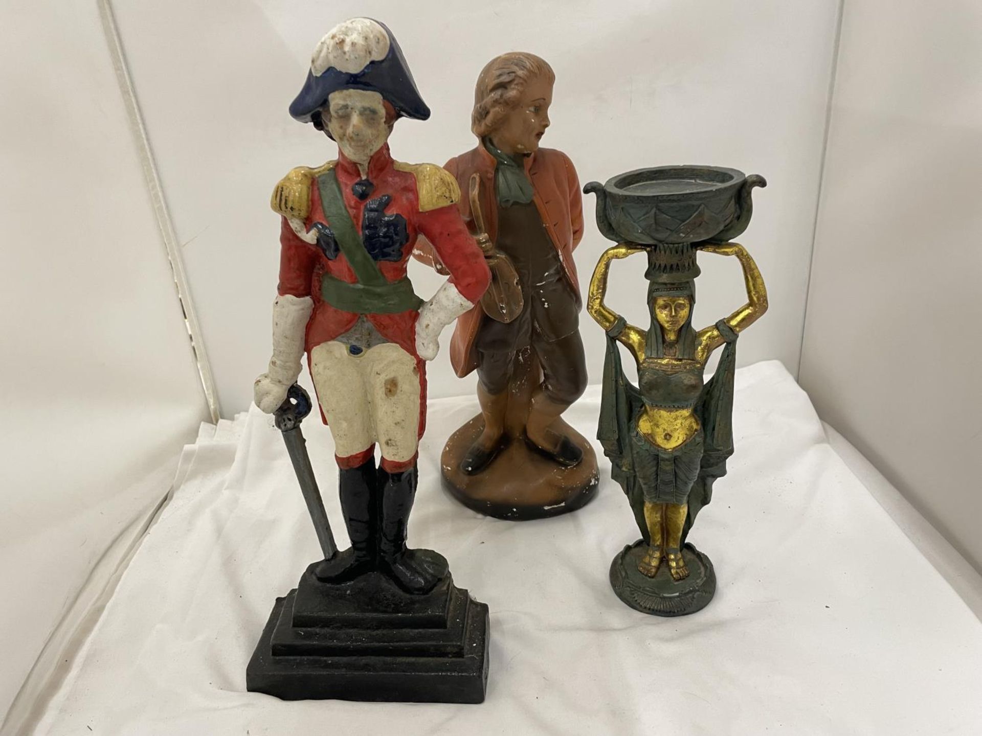 A VINTAGE CAST 'NAPOLEON' DOORSTOP, CHALK PAINTED FIGURE OF A DANDY HEIGHT 36CM AND AN EGYPTIAN - Image 2 of 9