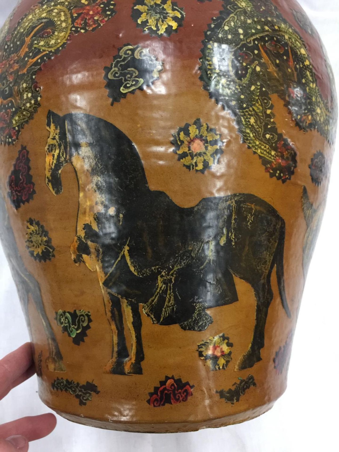 A LARGE STONE POT DECORATED WITH TANG HORSES HEIGHT 34.5CM - Image 6 of 6