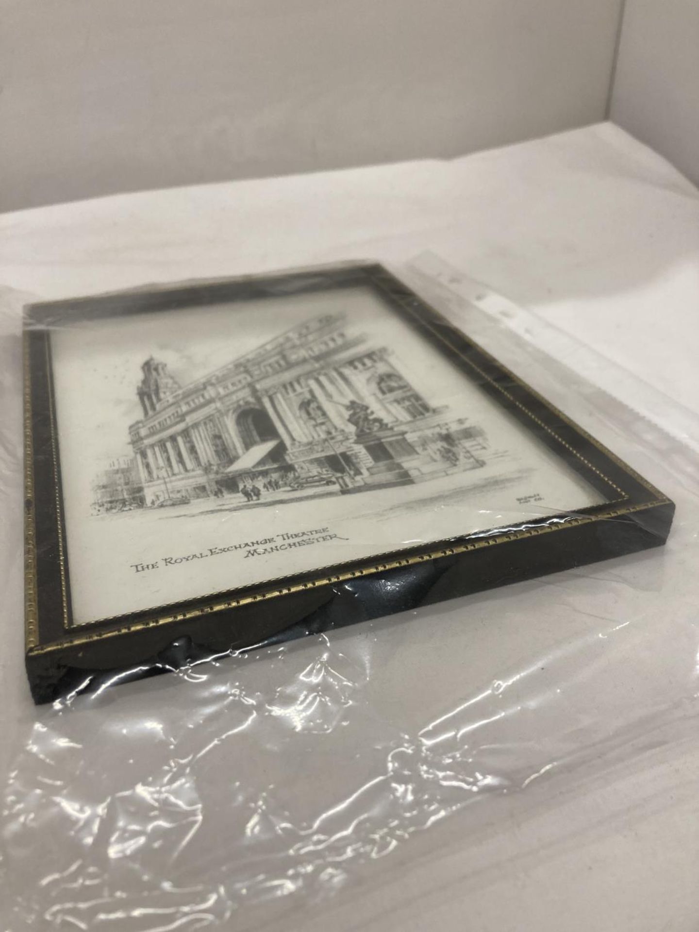 A FRAMED PRINT OF THE ROYAL EXCHANGE THEATRE, MANCHESTER 16.5CM X 22CM - Image 5 of 7