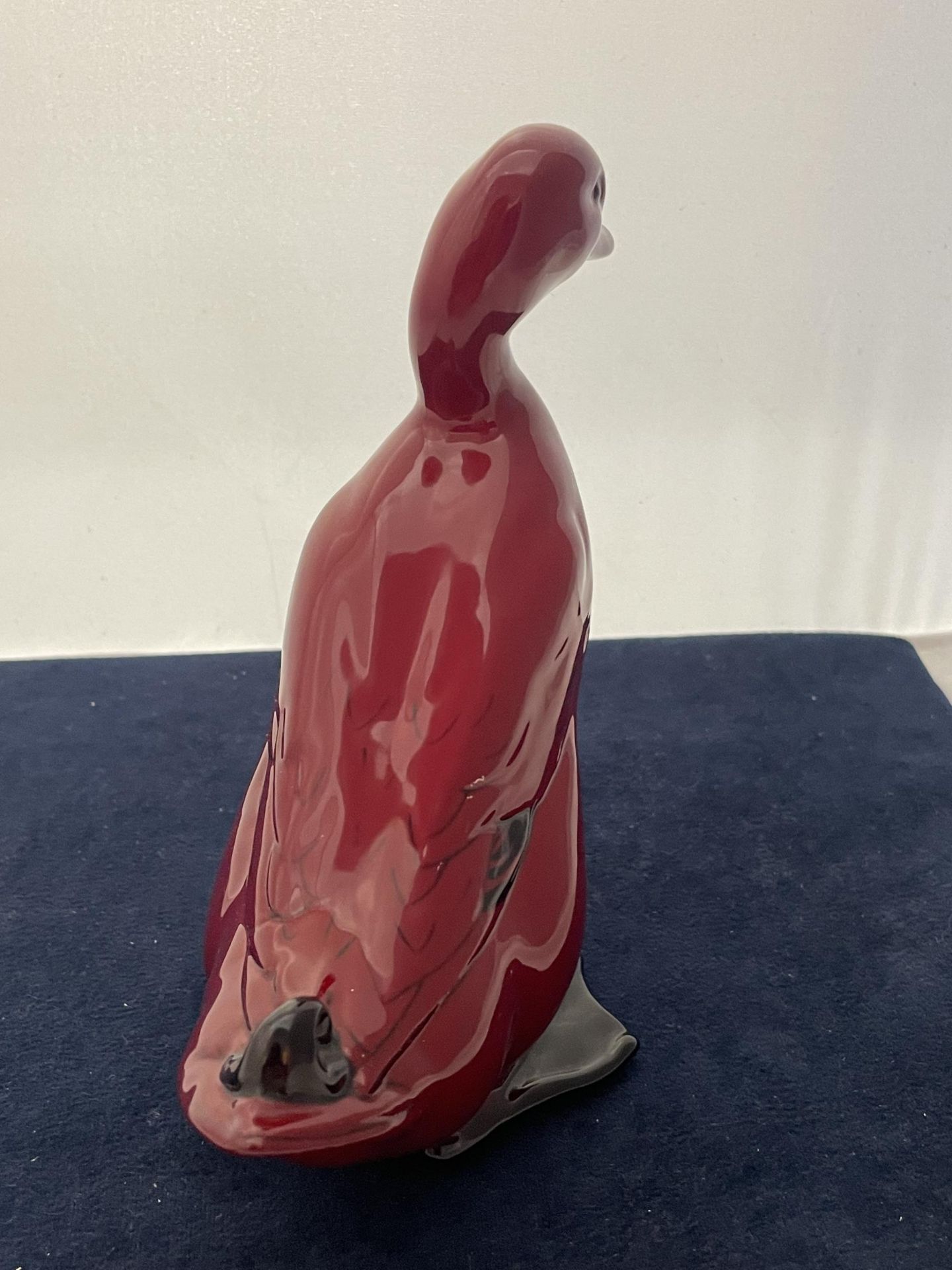 A ROYAL DOULTON FLAMBE DUCK - 16 CM - Image 3 of 5