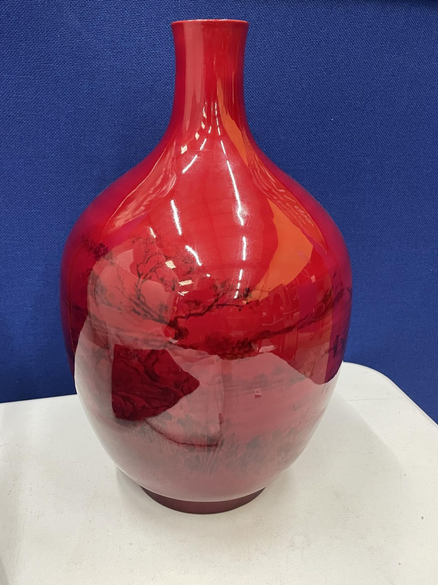 A LARGE ROYAL DOULTON FLAMBE VASE - 42 CM - Image 5 of 5