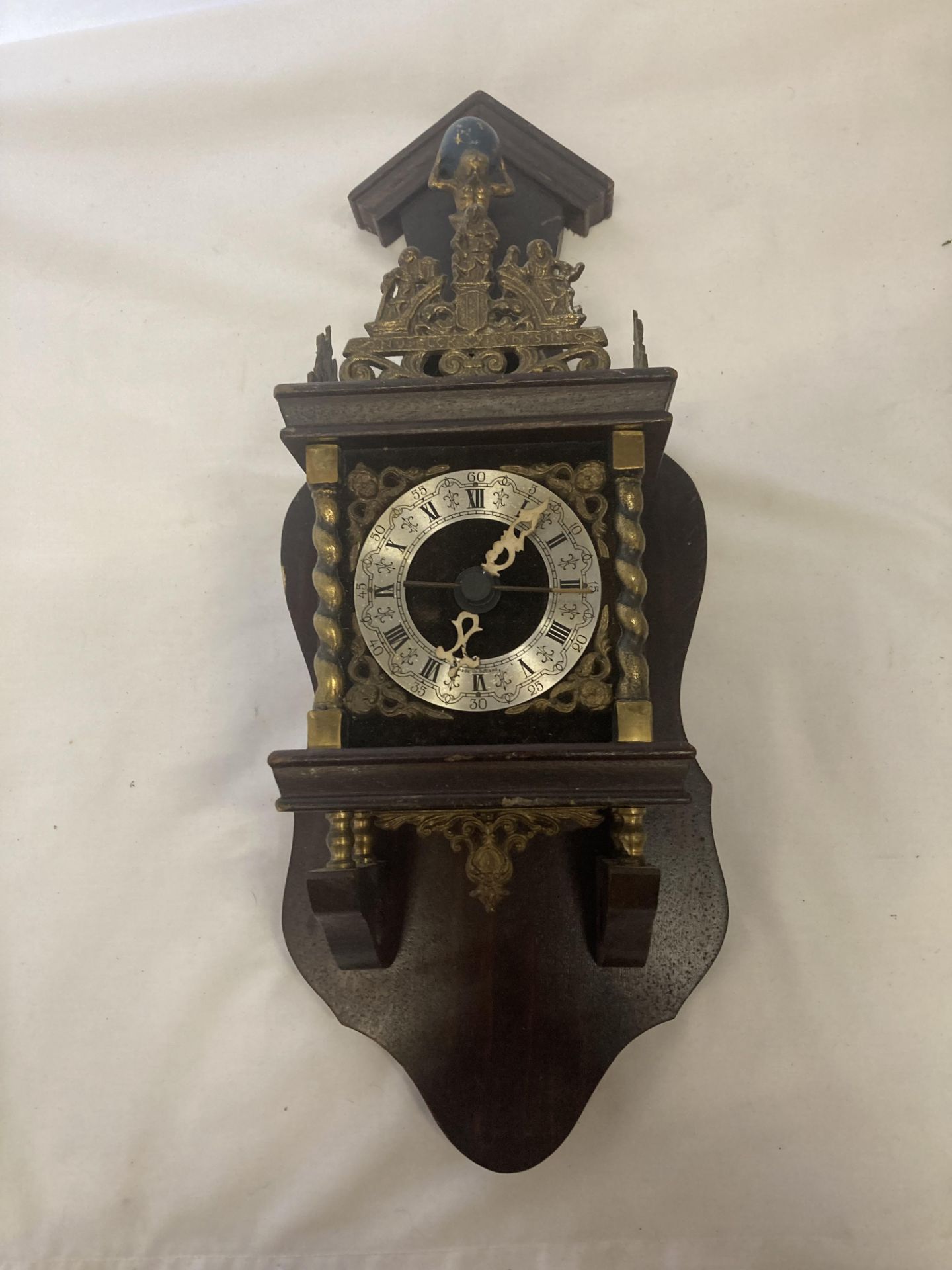 TWO MAHOGANY CASED WALL CLOCKS, A WESTCLOX 'BIG BEN' ALARM CLOCK, A SMITHS VINTAGE ELECTRIC MANTLE - Image 4 of 21