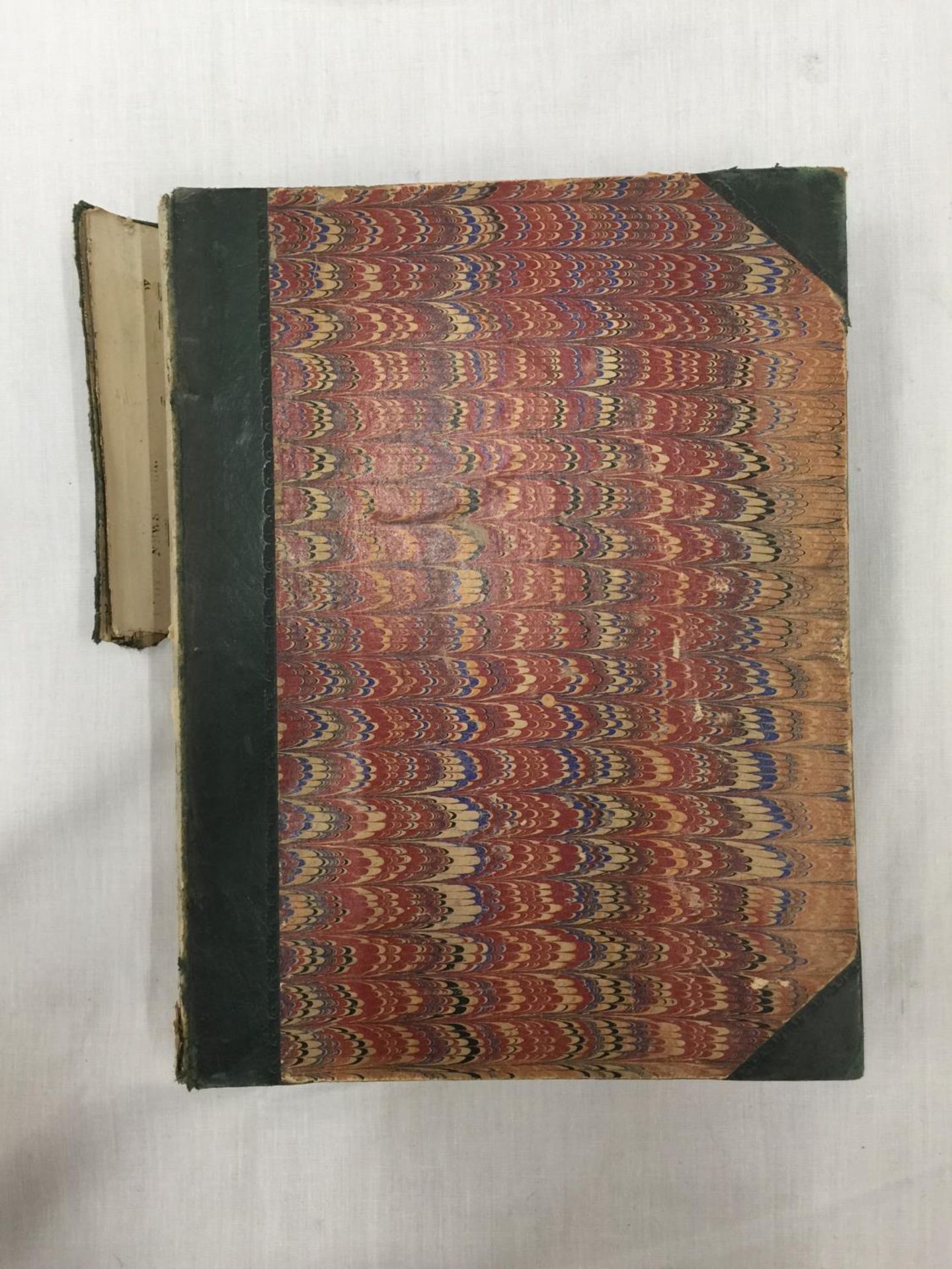AN ANTIQUE HARDBACK CHARLES DICKENS 'THE ADVENTURES OF OLIVER TWIST', NOT DATED, POSSIBLY FIRST