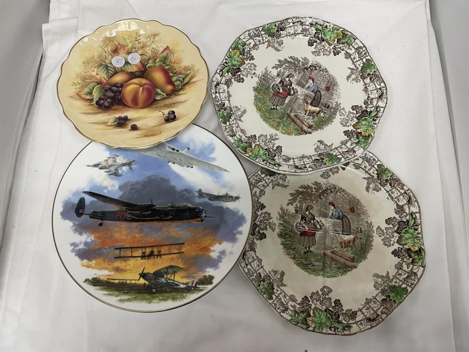 FOUR CABINET PLATES TO INCLUDE AYNSLEY 'ORCHARD GOLD', ROYAL DOULTON 'FIRE FROM THE SKY' AND TWO