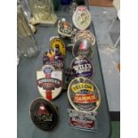 A QUANTITY OF BEER PUMP PLATES TO INCLUDE WILLIAM BASS, BODDINGTONS, BOMBARDIER, SKINNERS CORNISH