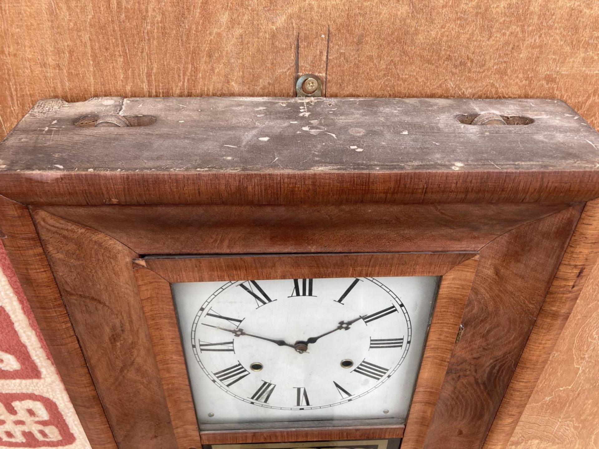 A THIRTY HOUR WALL CLOCK MANUFACTURED BY THE NEWHAVEN CLOCK CO - Image 6 of 6