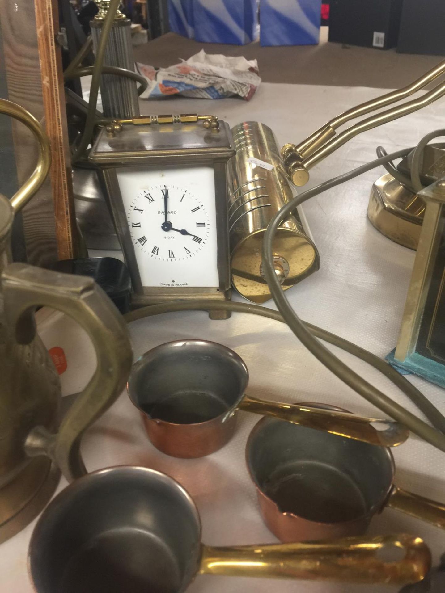 TWO BANKERS STYLE LAMPS, TWO CARRIAGE CLOCKS, COPPER JUG AND SMALL PANS, BRASS TANKARD, ETC - Image 4 of 6