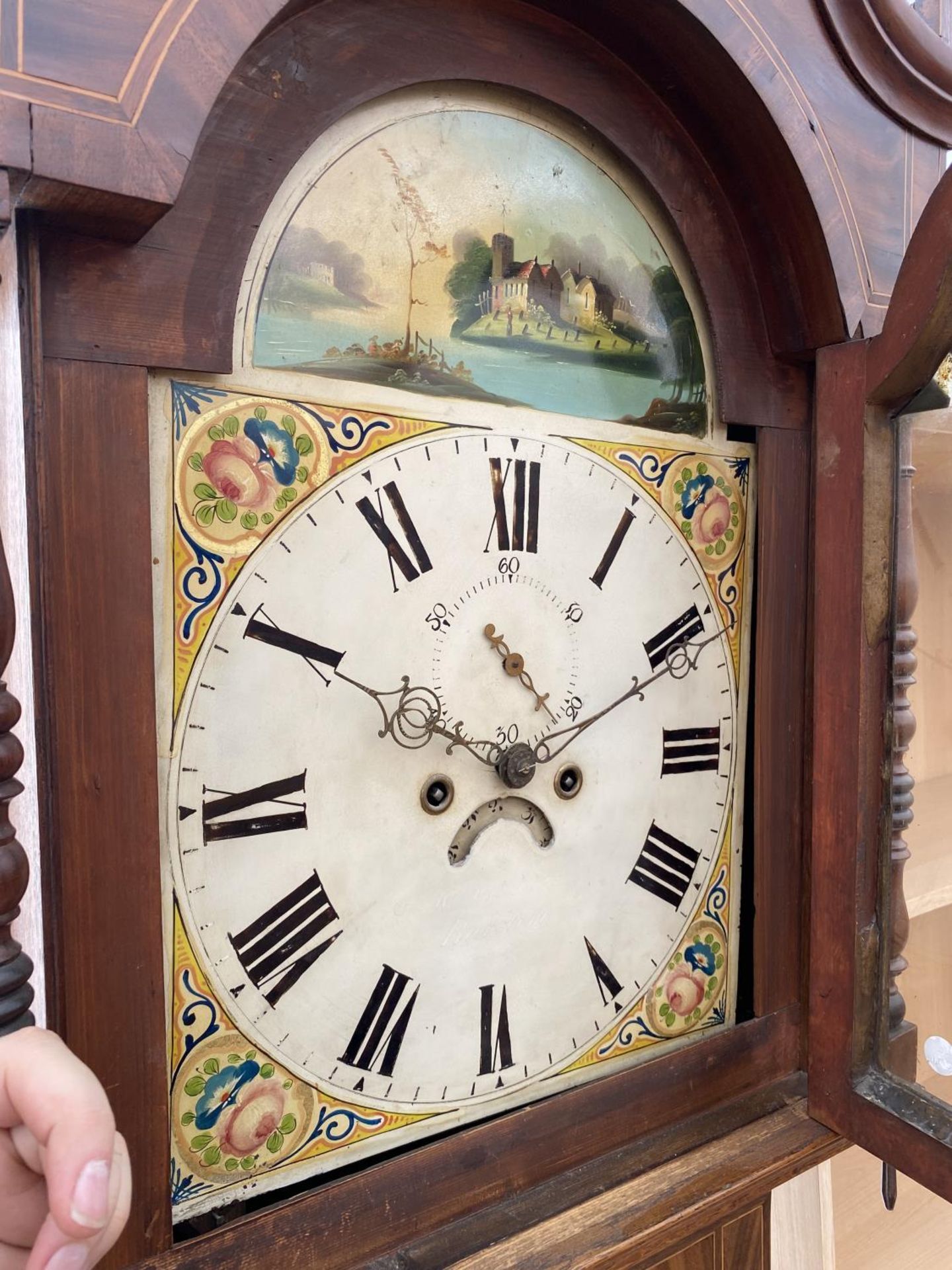 A 19TH CENTURY OAK AND CROSSBANDED EIGHT-DAY LONGCASE CLOCK WITH PAINTED ENAMEL DIAL - Image 5 of 6
