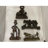FOUR VINTAGE CAST DOORSTOPS TO INCLUDE HORSES, A LION AND SERPENT, ETC