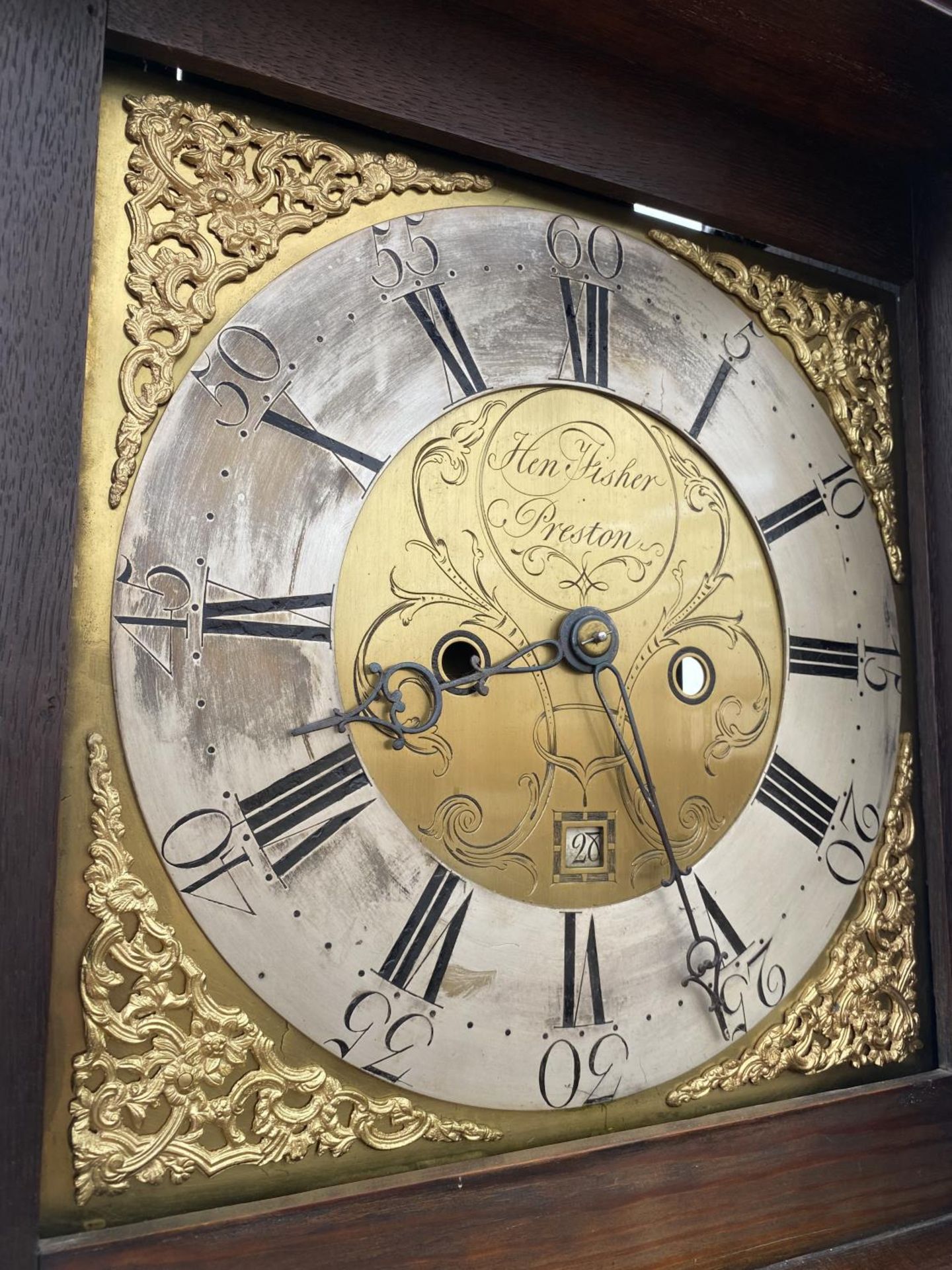 AN 18TH CENTURY OAK AND CROSSBANDED 30 HOUR LONGCASE CLOCK WITH SQUARE BRASS FACE, FISHER, PRESTON - Image 5 of 6