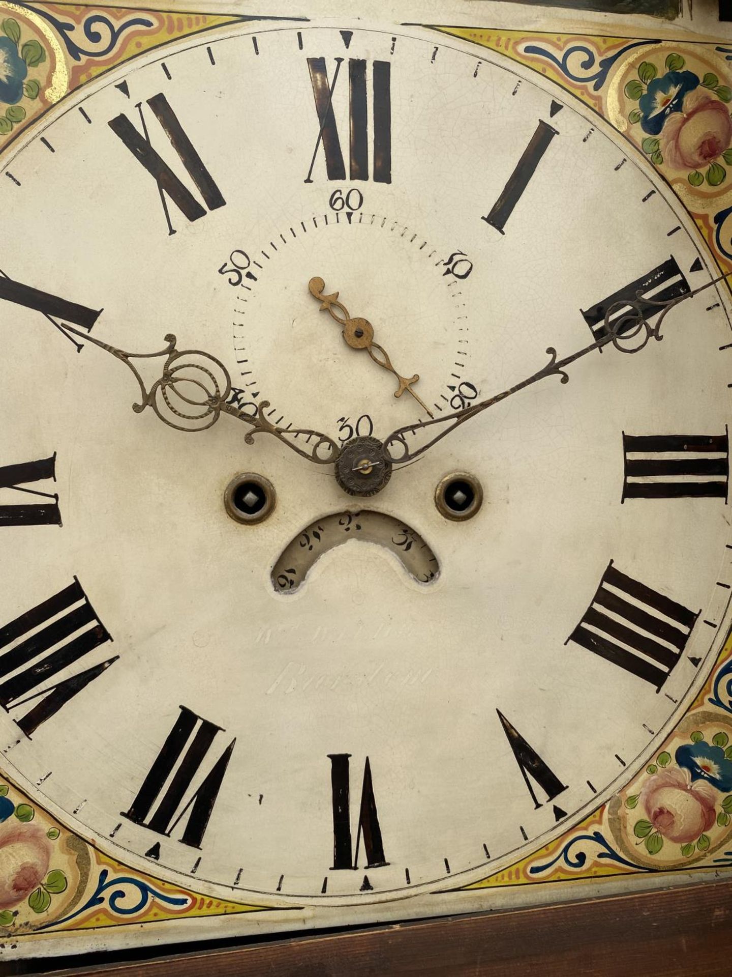 A 19TH CENTURY OAK AND CROSSBANDED EIGHT-DAY LONGCASE CLOCK WITH PAINTED ENAMEL DIAL - Image 6 of 6