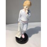 A ROYAL DOULTON FIGURE 'SLEEPY DARLING' HN 2953 HEIGHT 20CM