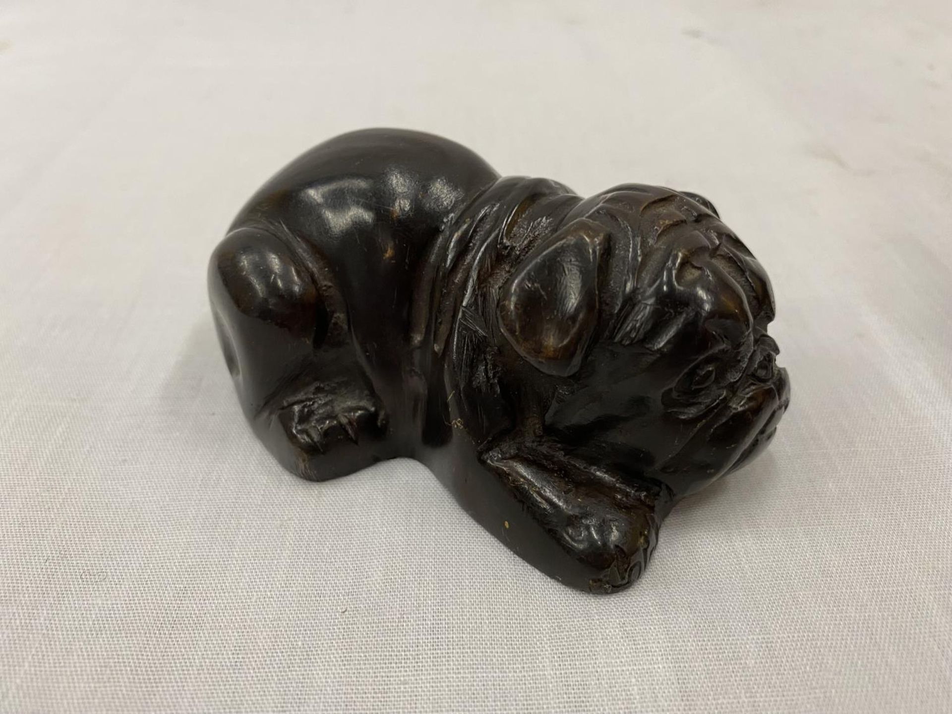 A PAIR OF BRONZE BULLDOGS, ONE SITTING AND ONE LAYING DOWN, HEIGHT 7CM AND 4CM - Image 4 of 22