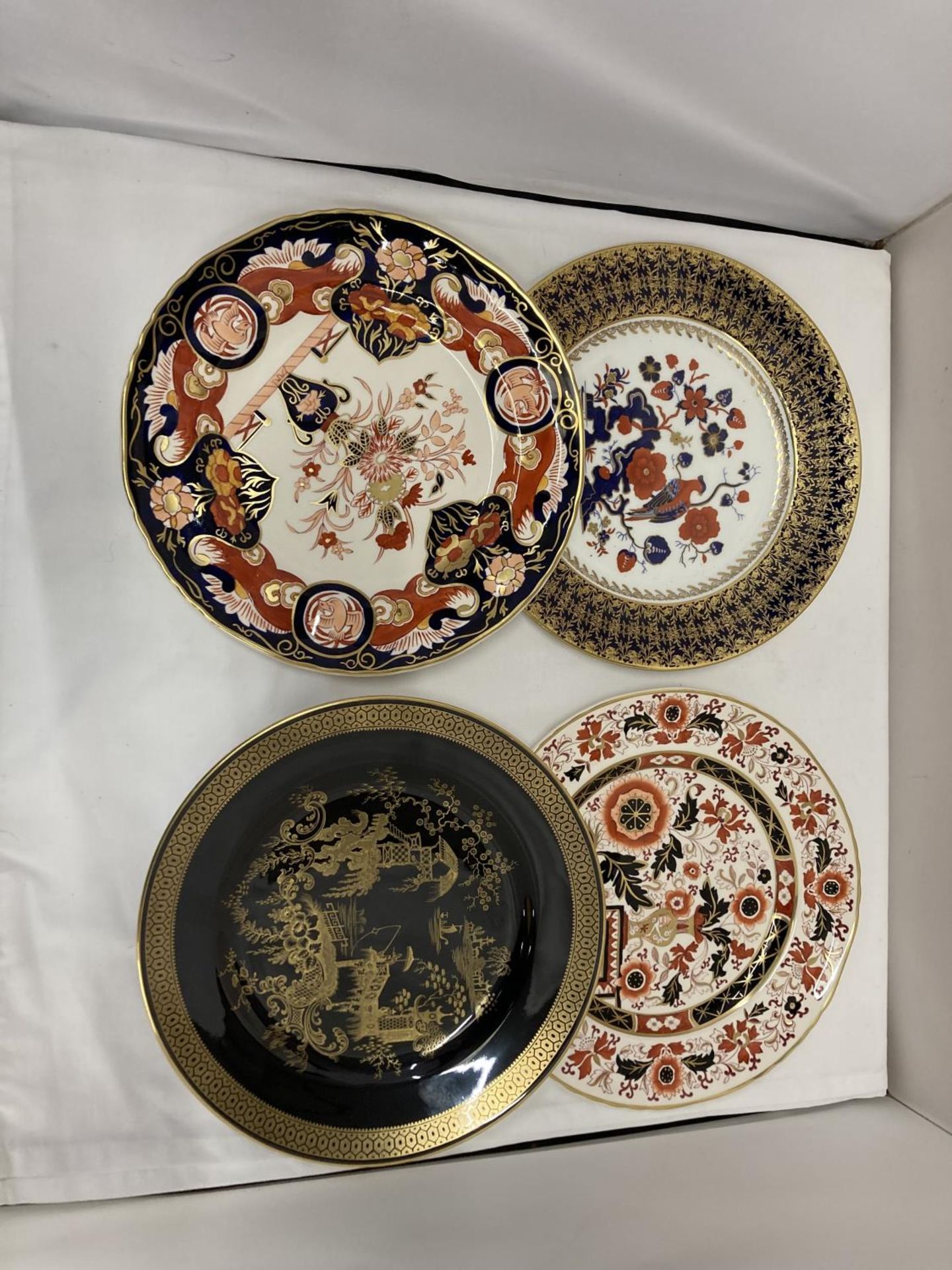 FOUR CABINET PLATES TO INCLUDE A MASON'S 'FRANKLIN', MASON'S 'IMPERIAL', AYNSLEY AND SPODE - Image 2 of 11