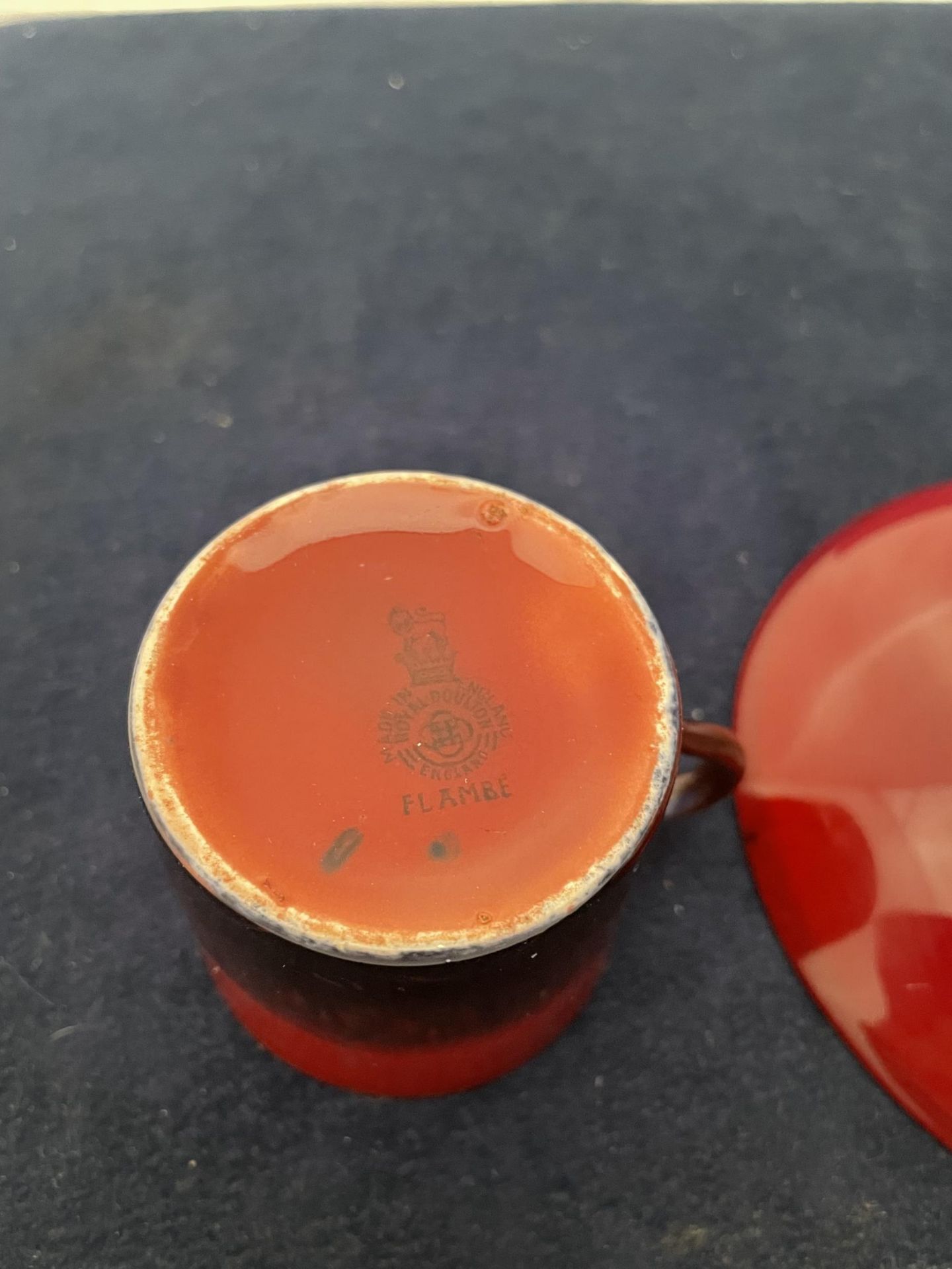 A ROYAL DOULTON FLAMBE CUP AND SAUCER- 6 CM - Image 5 of 6