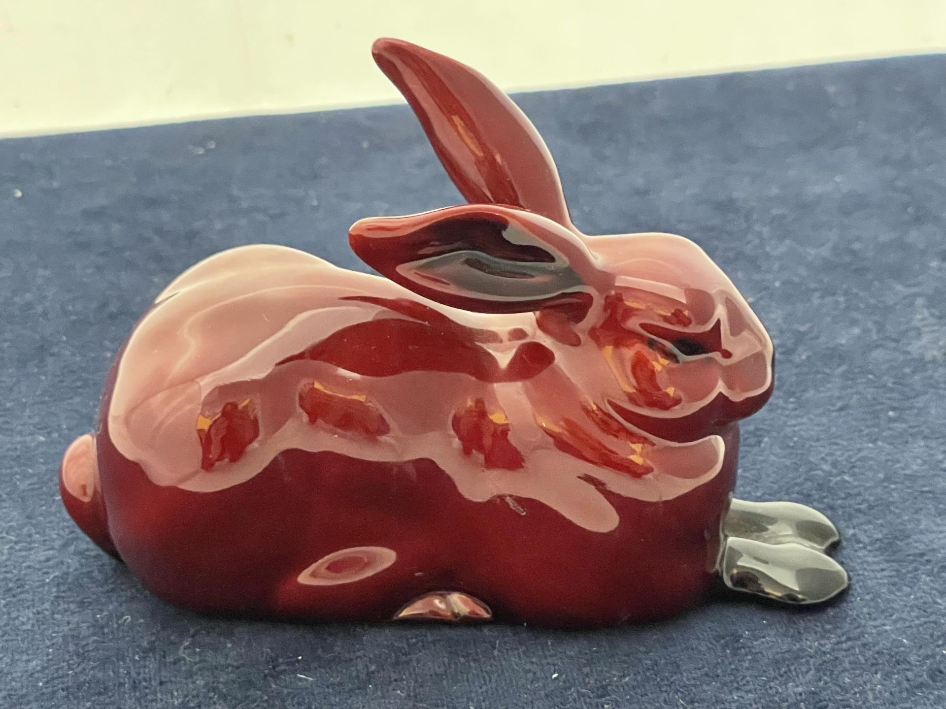 A ROYAL DOULTON FLAMBE RABBIT - 7.5 CM - Image 3 of 5