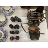 A QUANTITY OF BINOCULARS AND OPERA GLASSES, SOME CASED, TO INCLUDE AITCHISON, LONDON, ETC