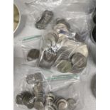 A COLLECTION OF PRE-DECIMAL COINS TO INCLUDE COMMEMORATIVE, SHILLINGS, ETC