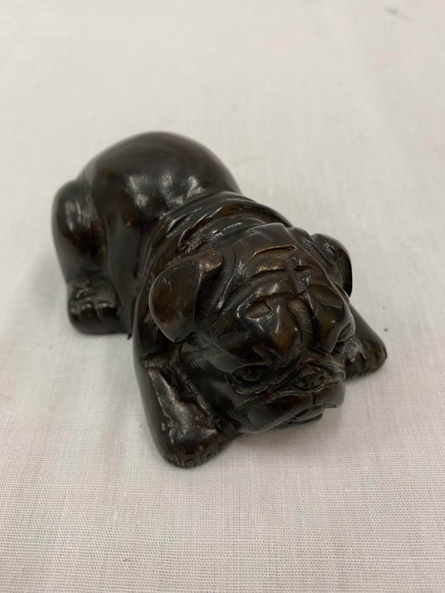 A PAIR OF BRONZE BULLDOGS, ONE SITTING AND ONE LAYING DOWN, HEIGHT 7CM AND 4CM - Image 10 of 22