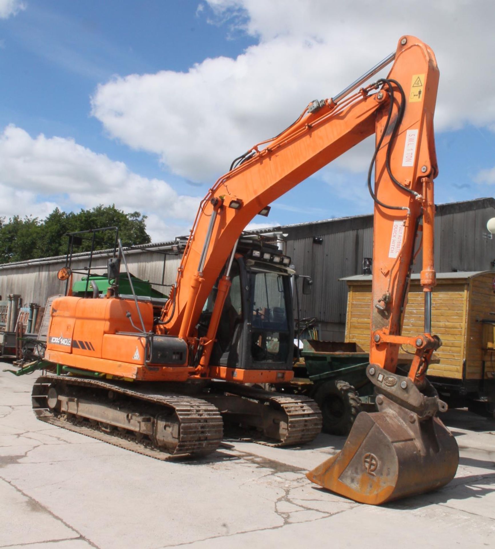 DOOSAN DX 140 EXCAVATOR 2012 APPROX 9700 HOURS GOOD RUNNER RECENTLY SERVICED ENGINE HYDRAULICS ETC