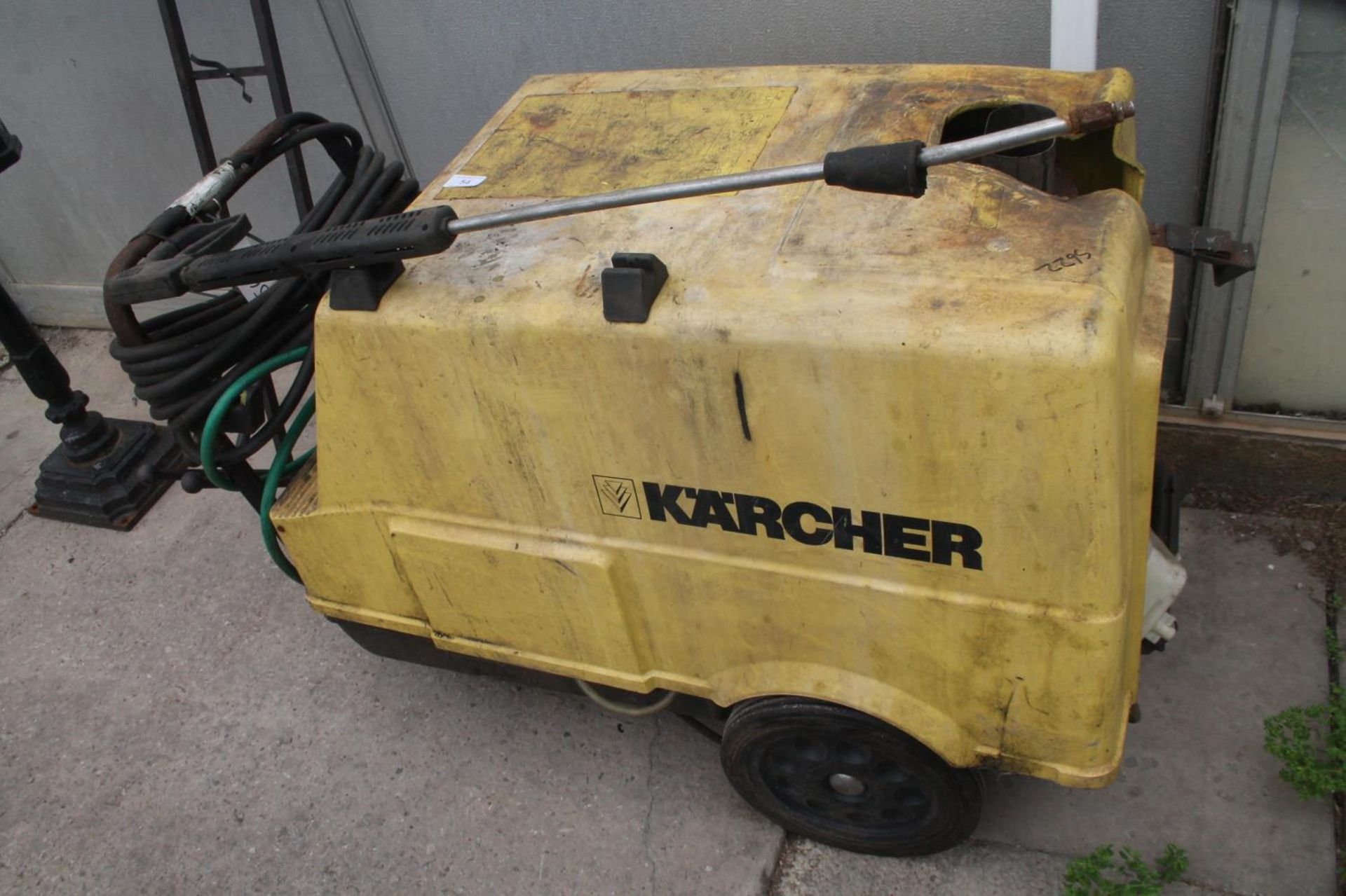 KARCHER DIESEL STEAM CLEANER NO VAT