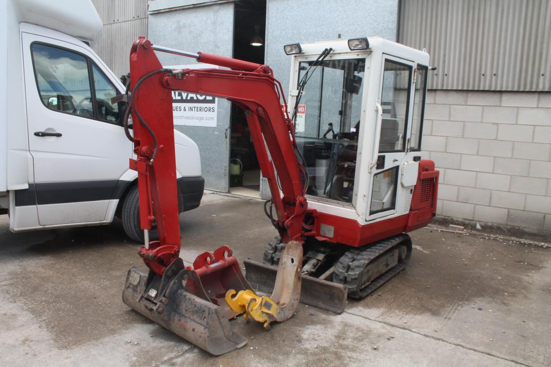 1994 PELLETEUSE 41 MINI EXCAVATOR 4843 HOURS WITH 3 BUCKETS NO VAT