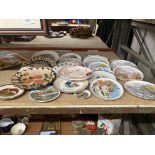 A LARGE QUANTITY OF CABINET PLATES TO INCLUDE SOUVENIR PLATES, ETC