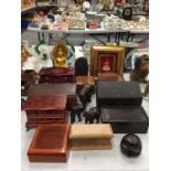 A QUANTITY OF TREEN ITEMS TO INCLUDE BOXES, A MINIATURE CHEST OF DRAWERS, ELEPHANTS, BIRD PEN