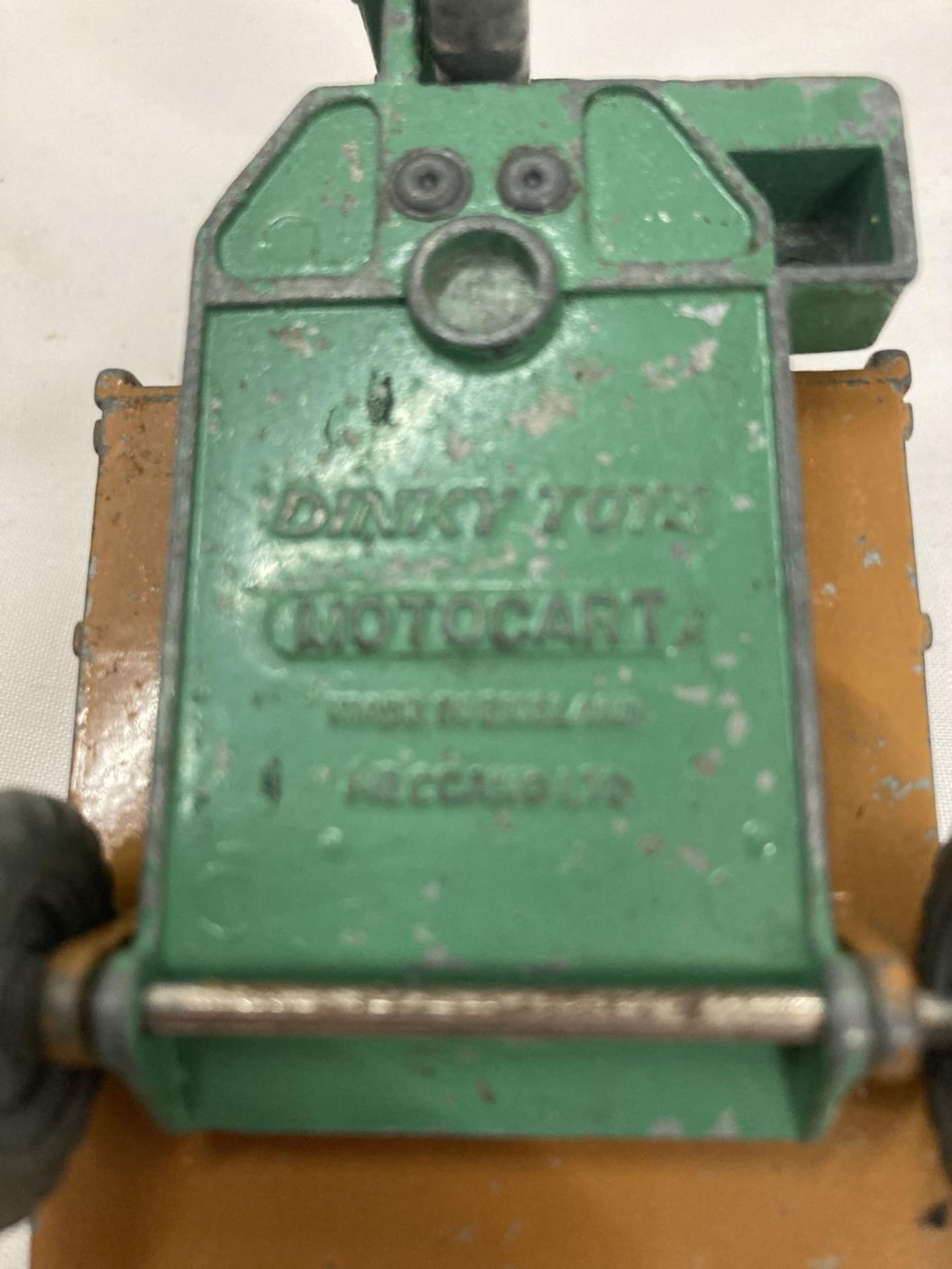 A VINTAGE DINKY TOYS MOTOCART - Image 9 of 10