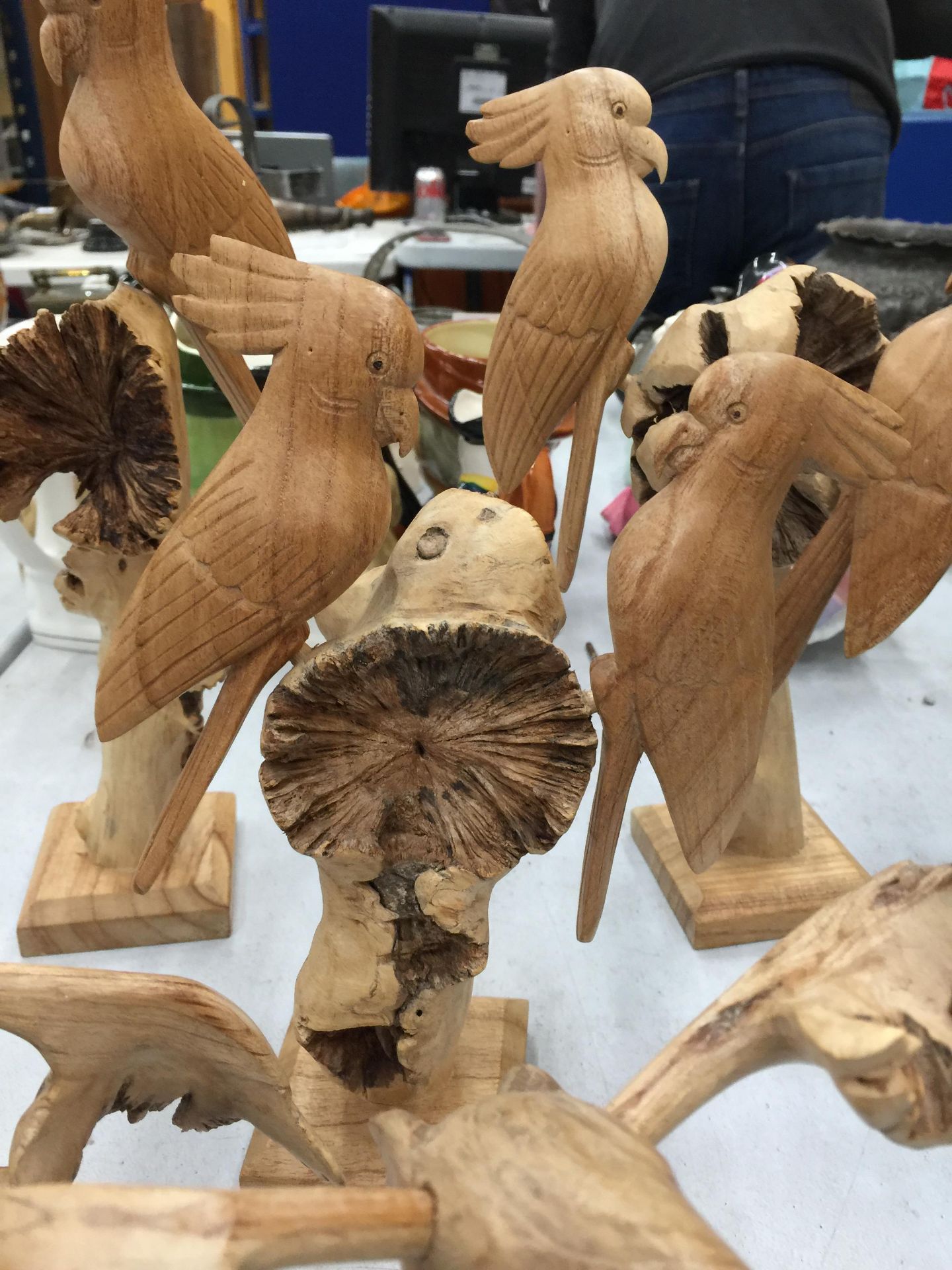A COLLECTION OF CARVED TREEN PARROTS AND MOOSES - 5 IN TOTAL - Image 3 of 4