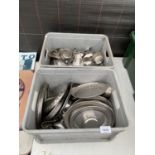 AN ASSORTMENT OF STAINLESS STEEL KITCHEN ITEMS TO INCLUDE JUGS AND PLATES ETC