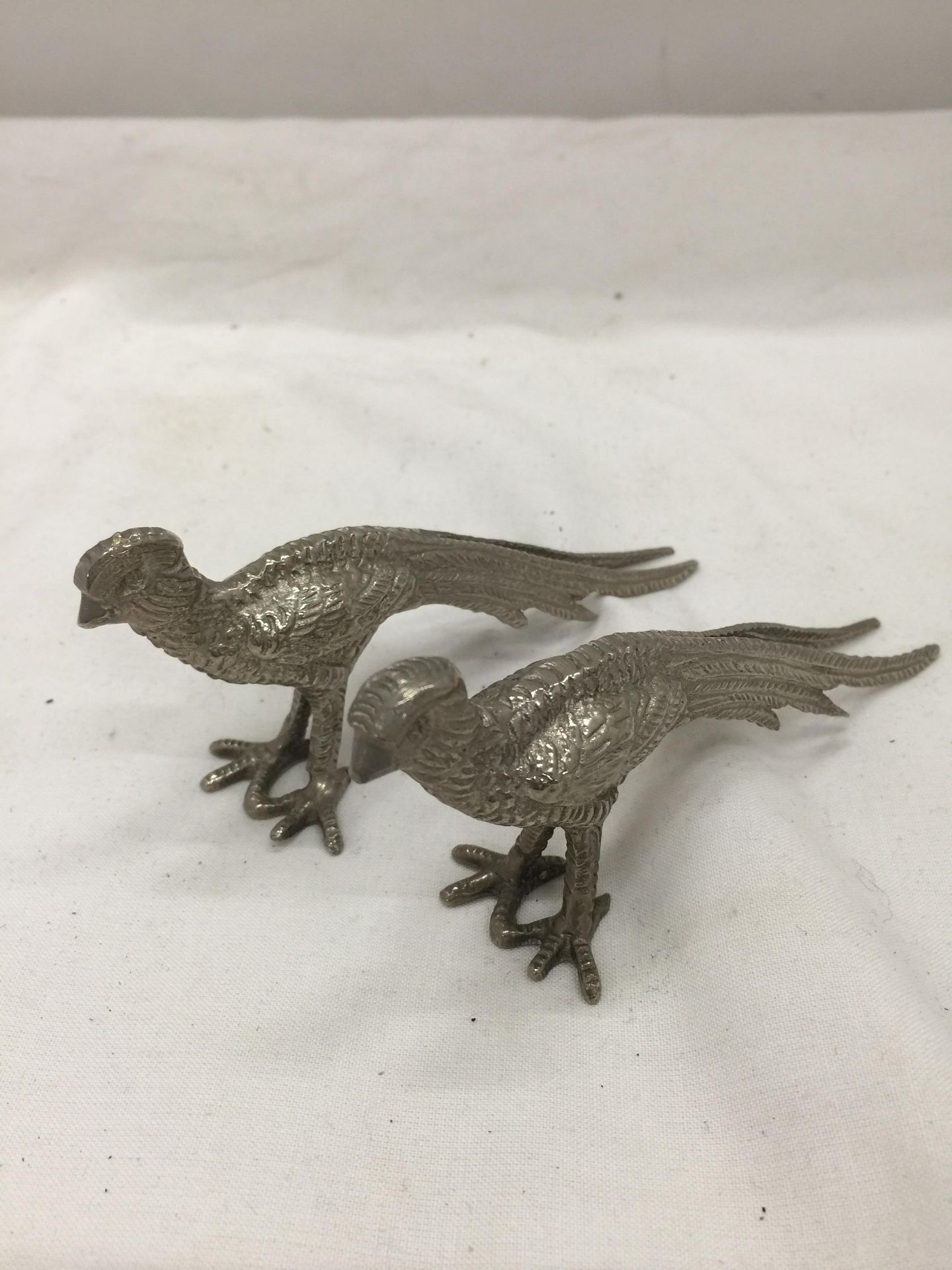 A LARGE AND SMALLER PAIR OF SILVER PLATED PHEASANTS - Image 2 of 5