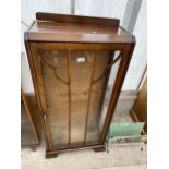 A MID 20TH CENTURY WALNUT CHINA CABINET, 22" WIDE
